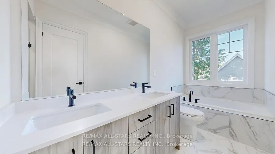 48 Third Avenue S