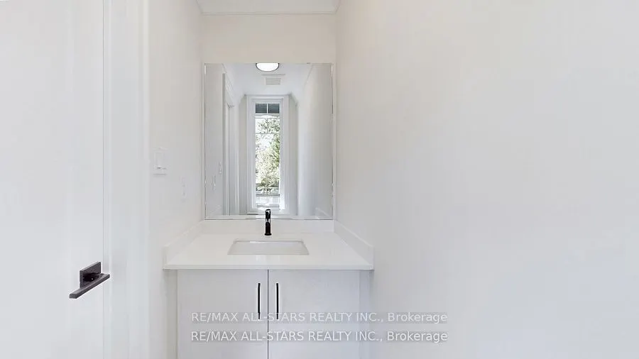 48 Third Avenue S