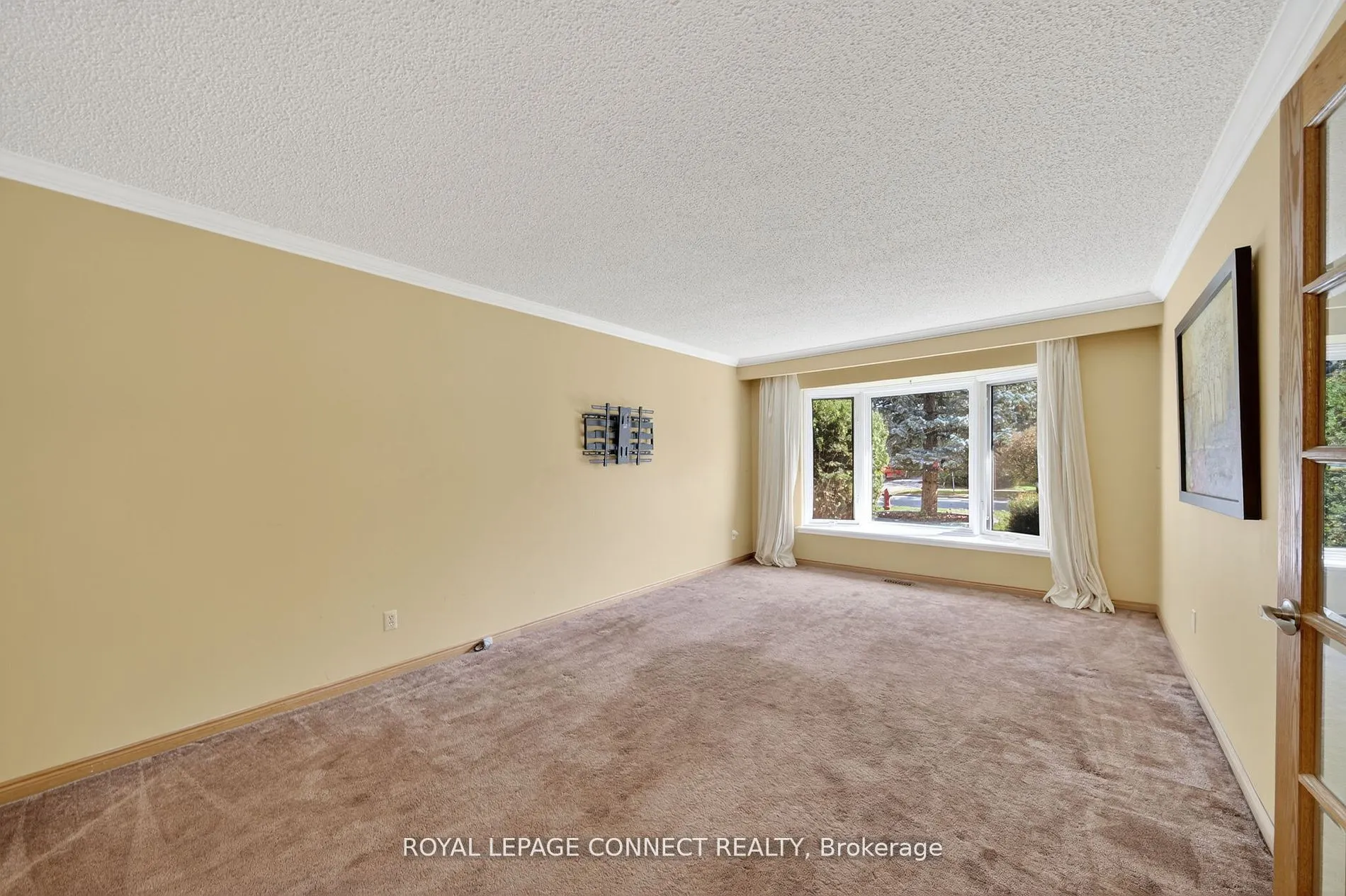 90 Golf Links Drive