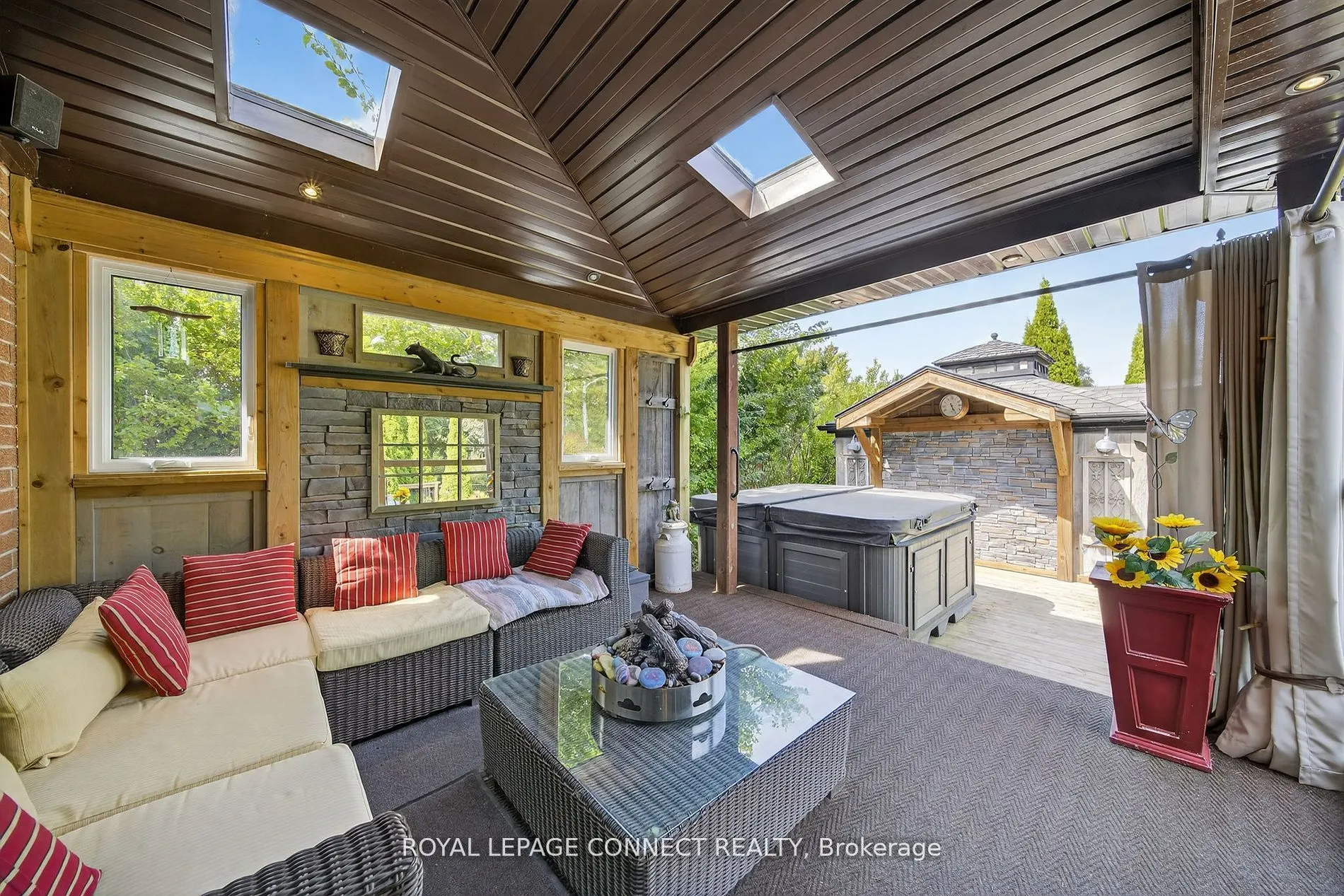 90 Golf Links Drive