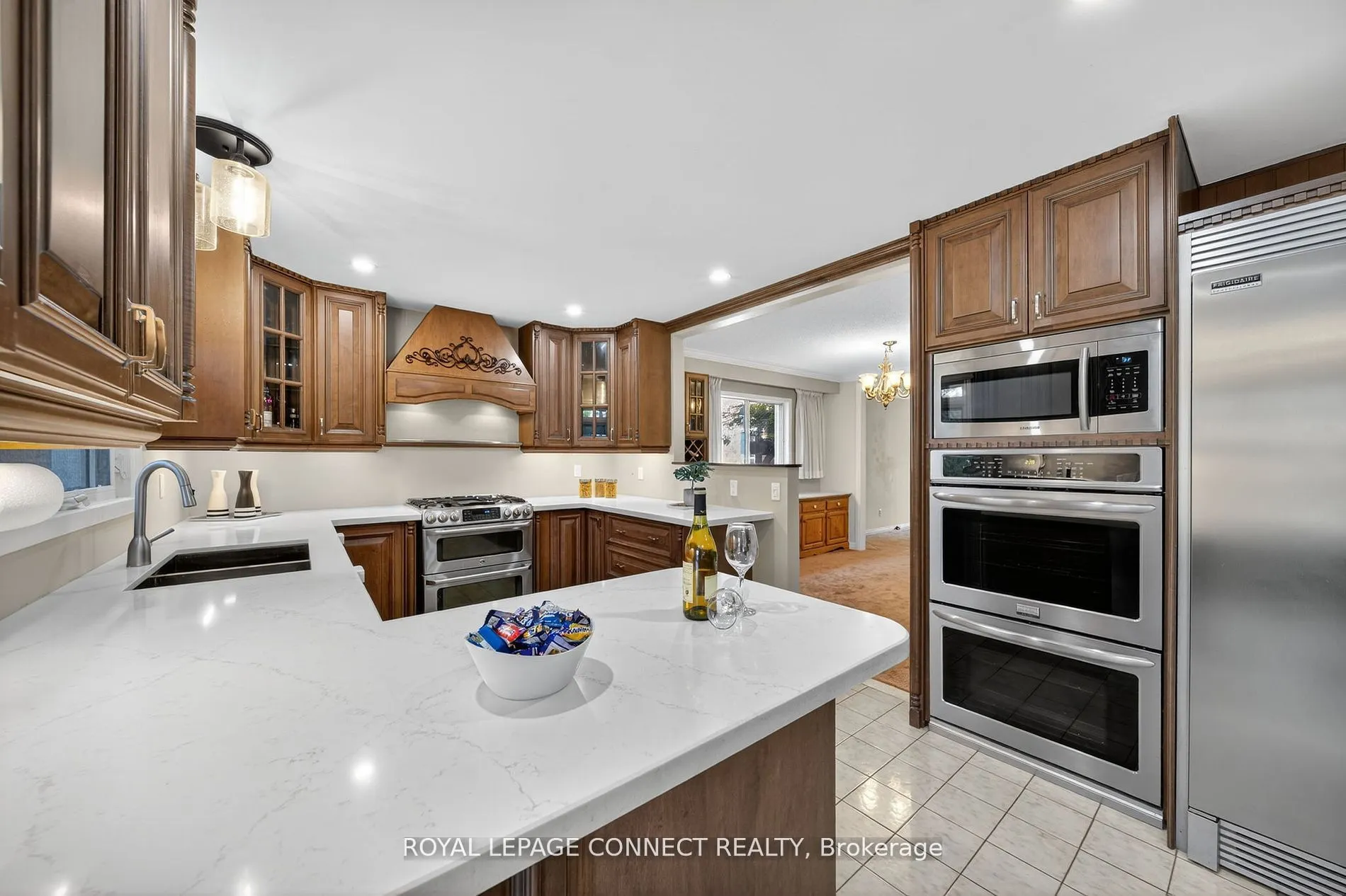 90 Golf Links Drive