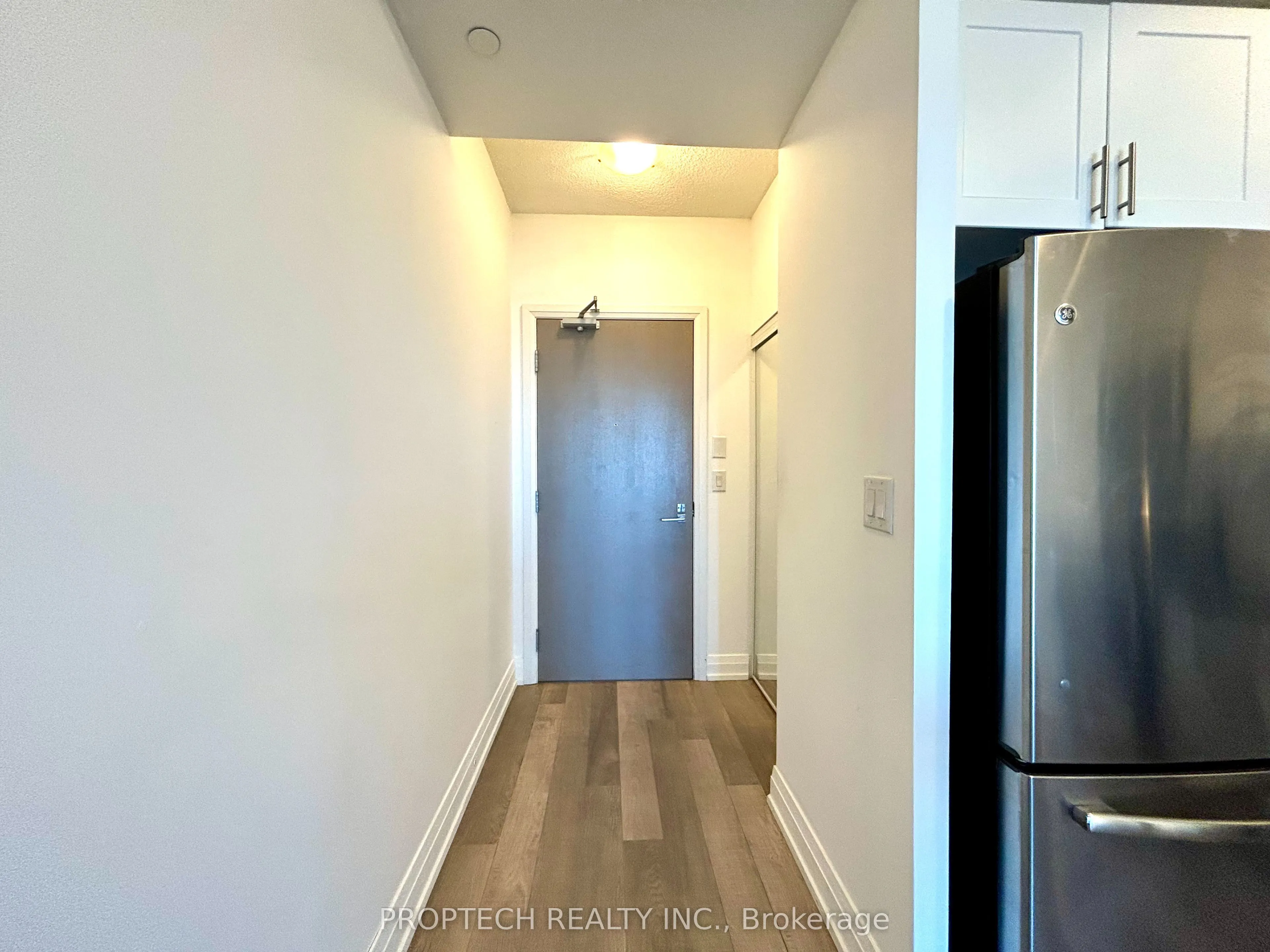 7165 Yonge Street, #1911
