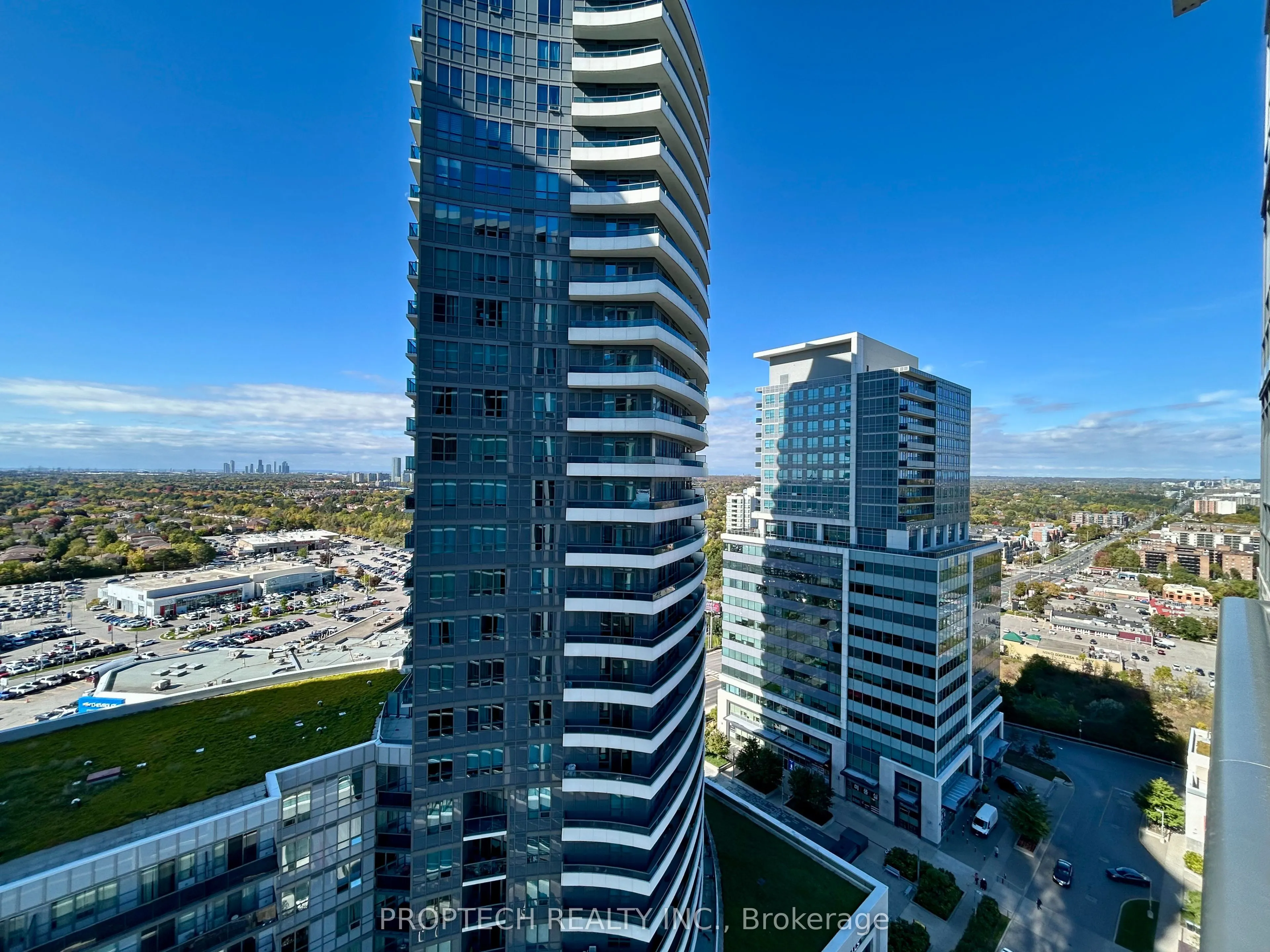 7165 Yonge Street, #1911