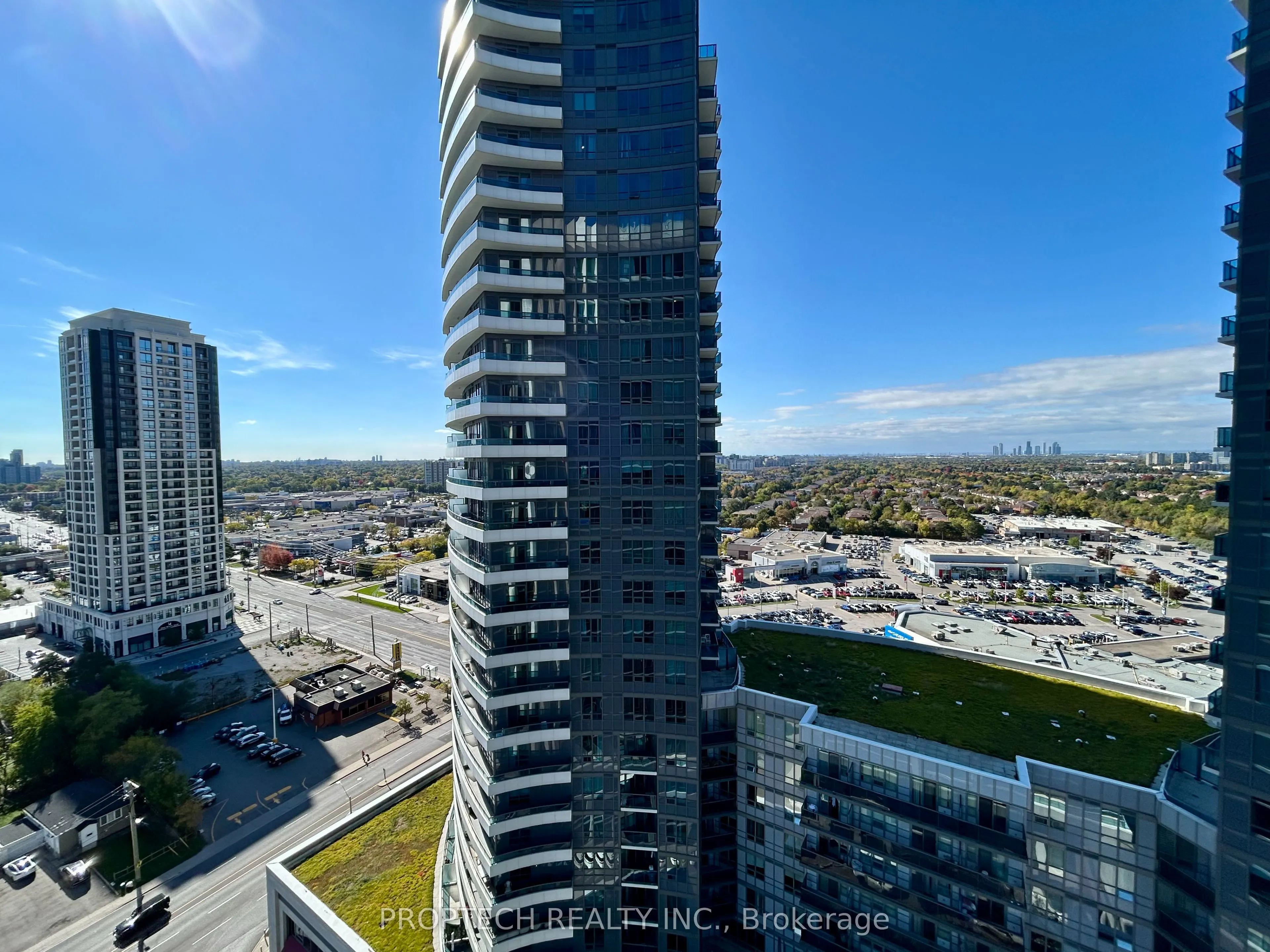 7165 Yonge Street, #1911