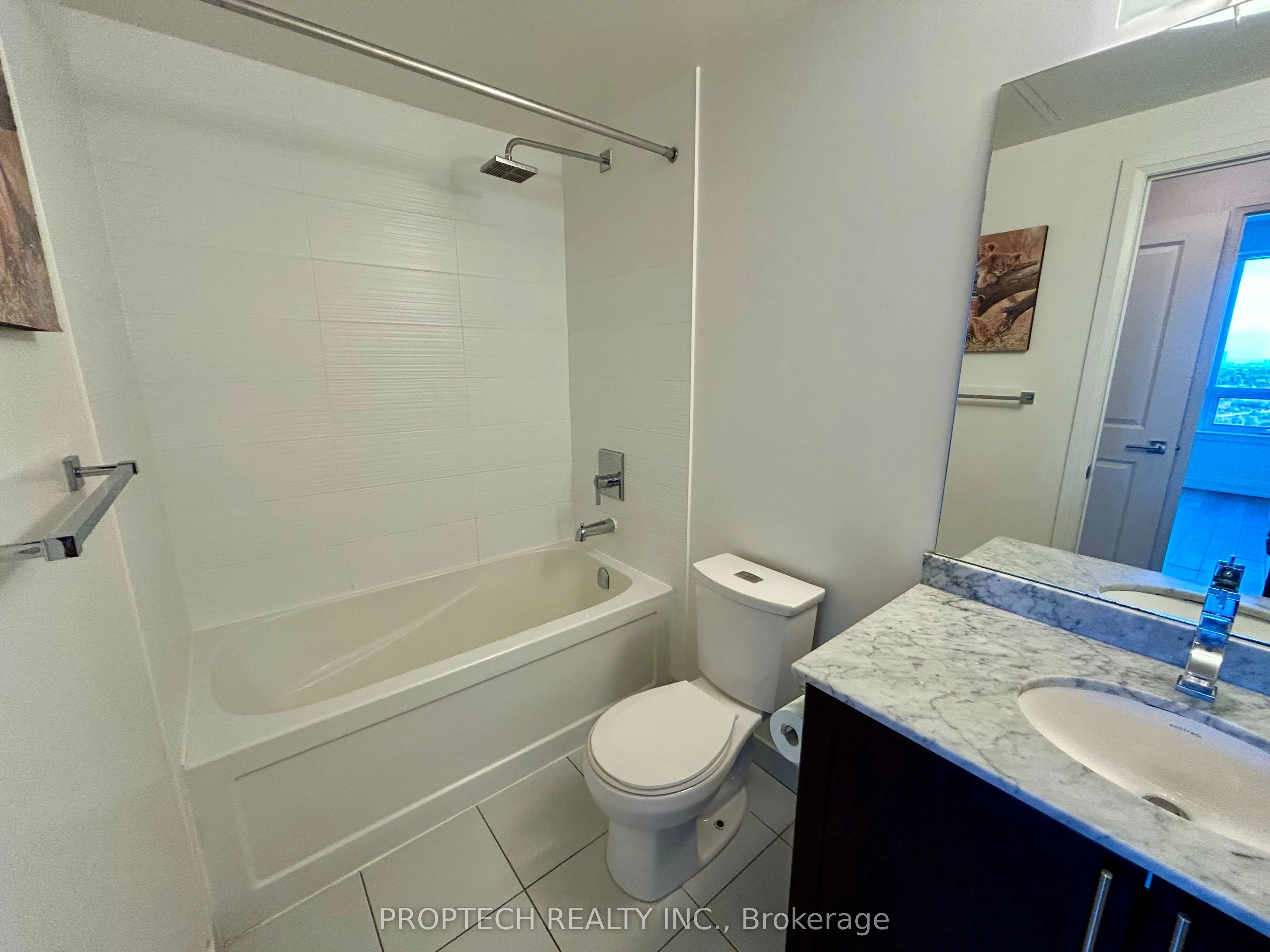 7165 Yonge Street, #1911