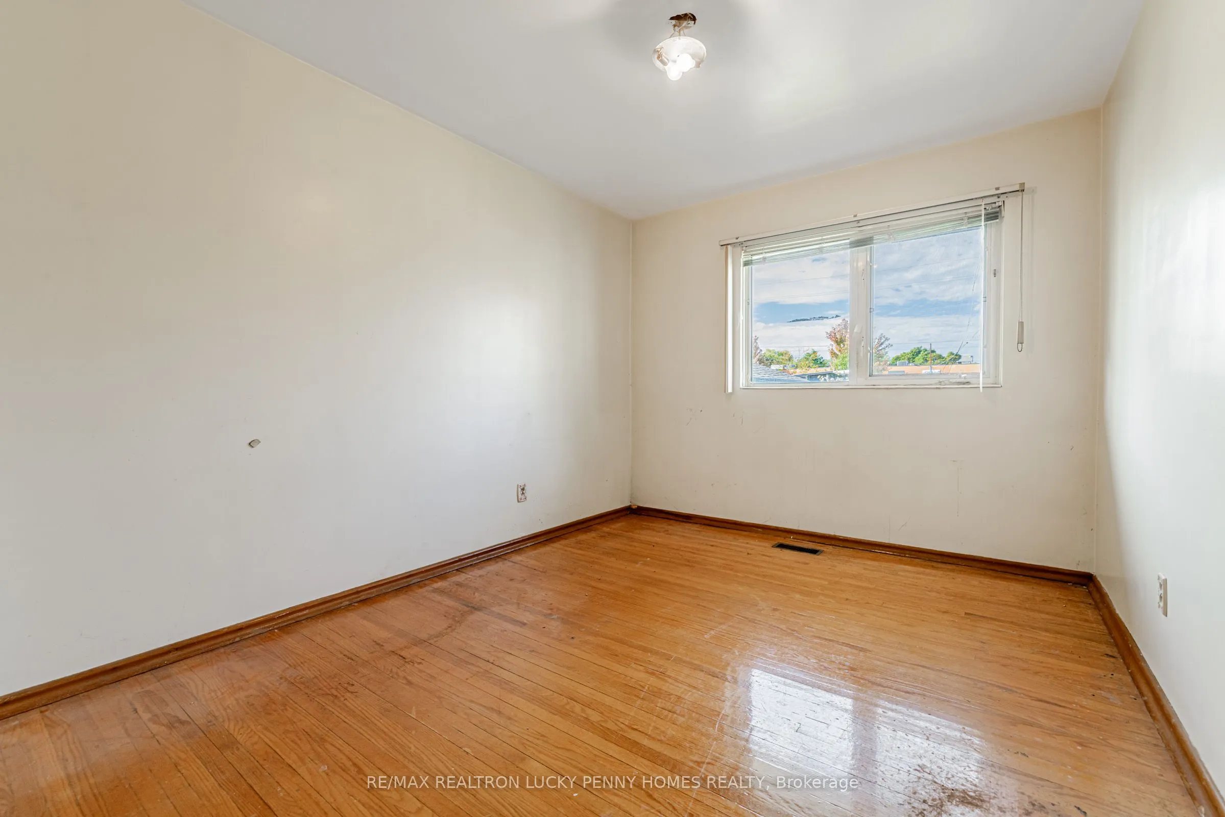 10 Abercorn Road