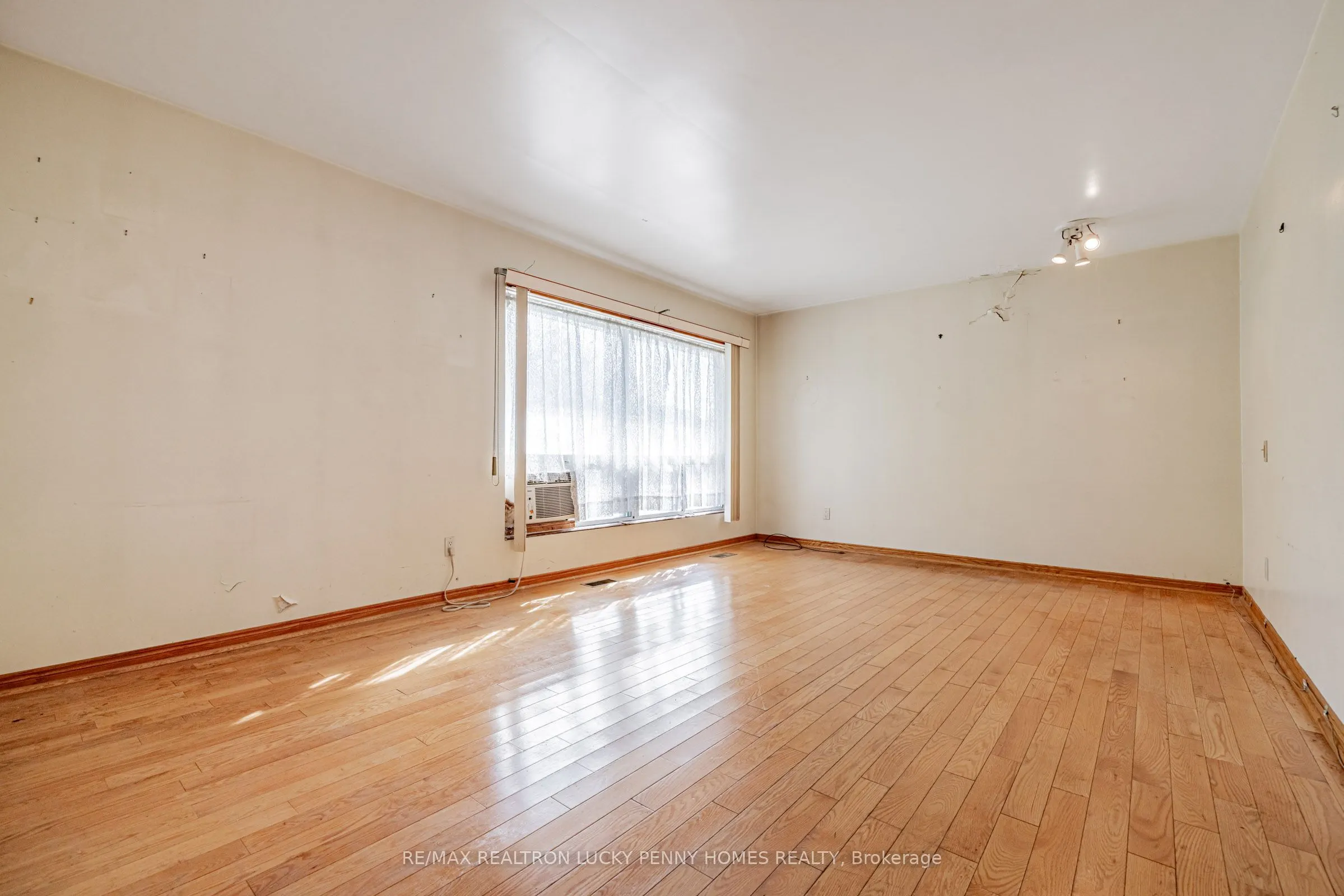 10 Abercorn Road