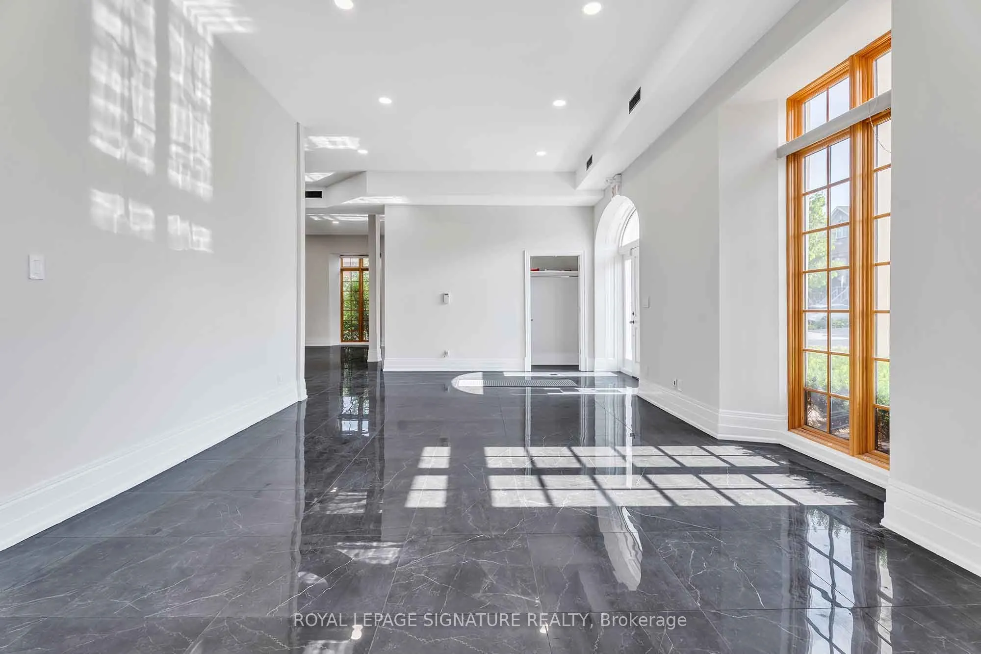 83 Dawson Manor Boulevard
