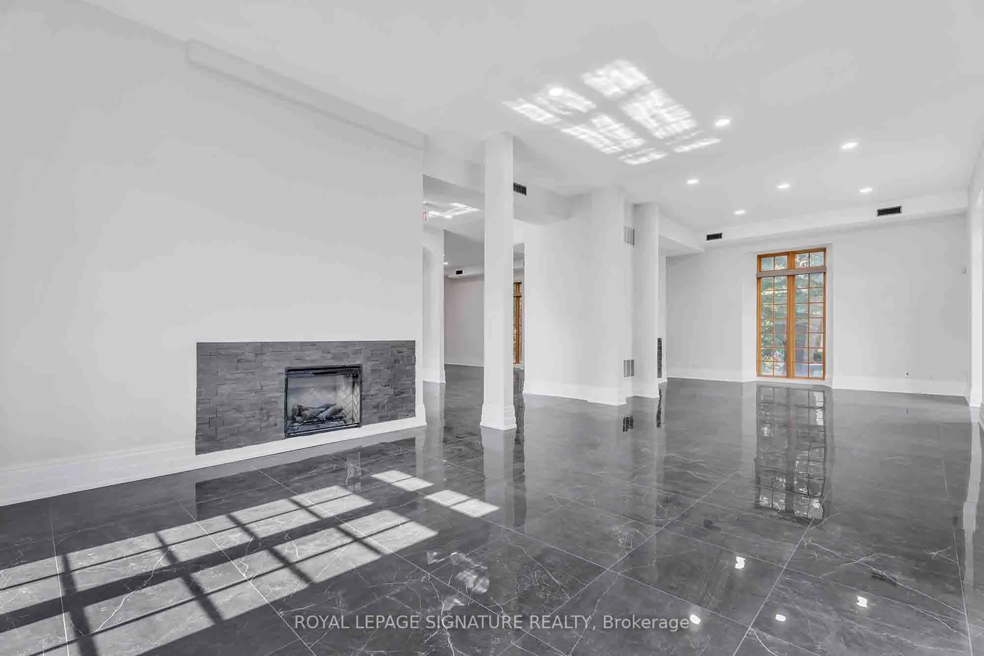 83 Dawson Manor Boulevard