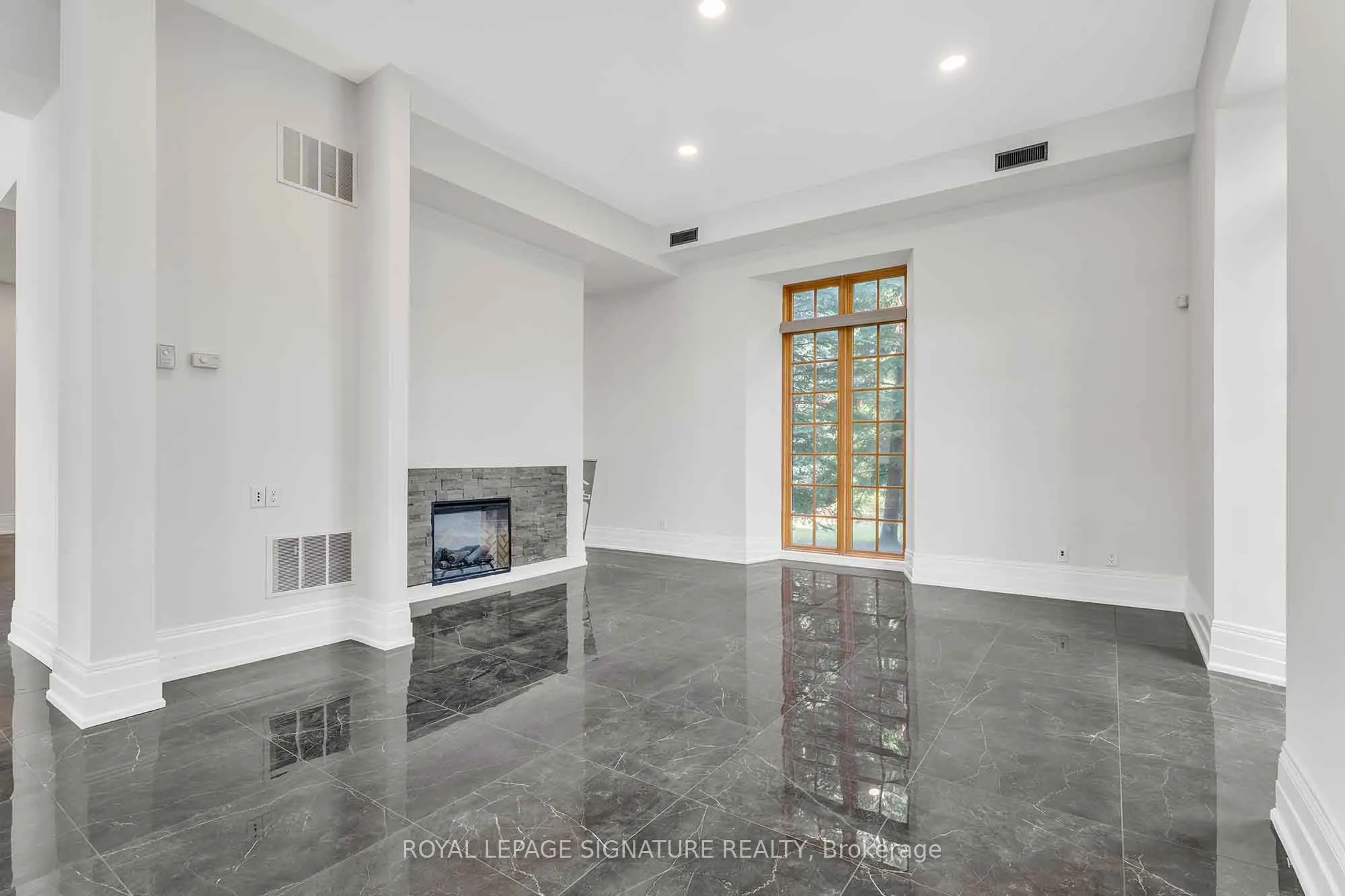 83 Dawson Manor Boulevard