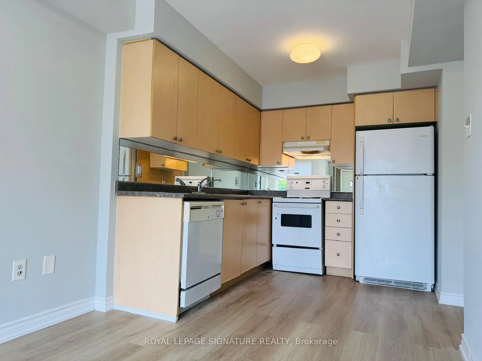2285 Bur Oak Avenue, #28