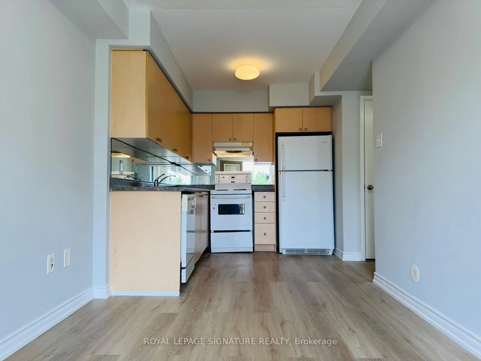 2285 Bur Oak Avenue, #28