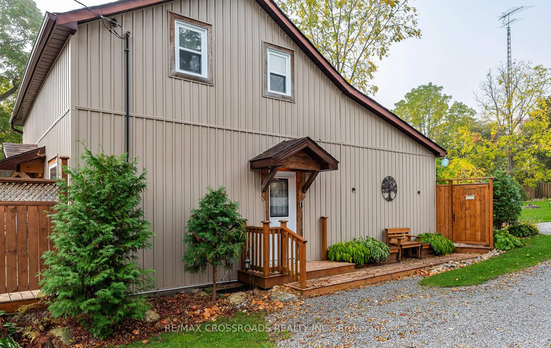 55 Laidlaw Street S