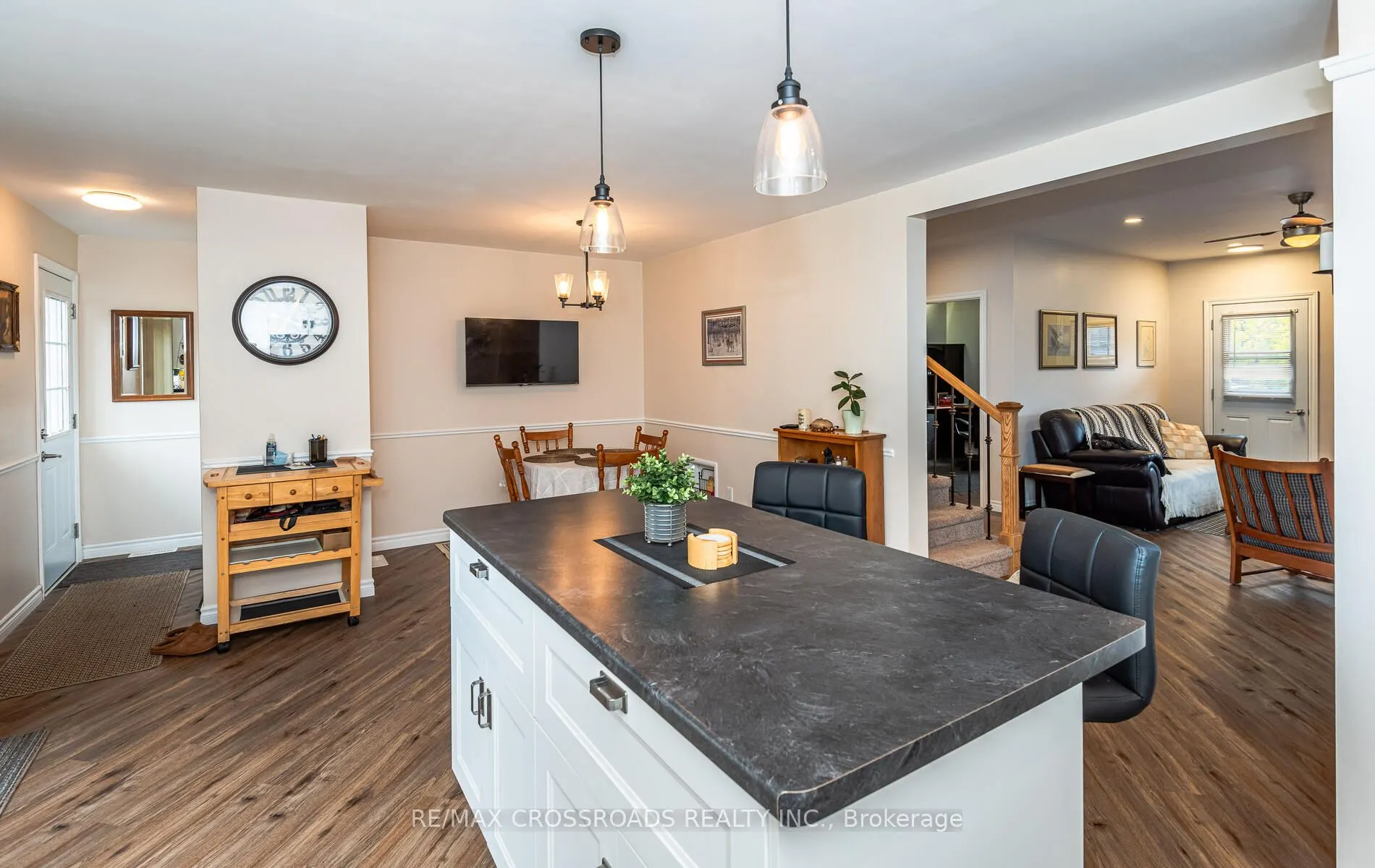 55 Laidlaw Street S