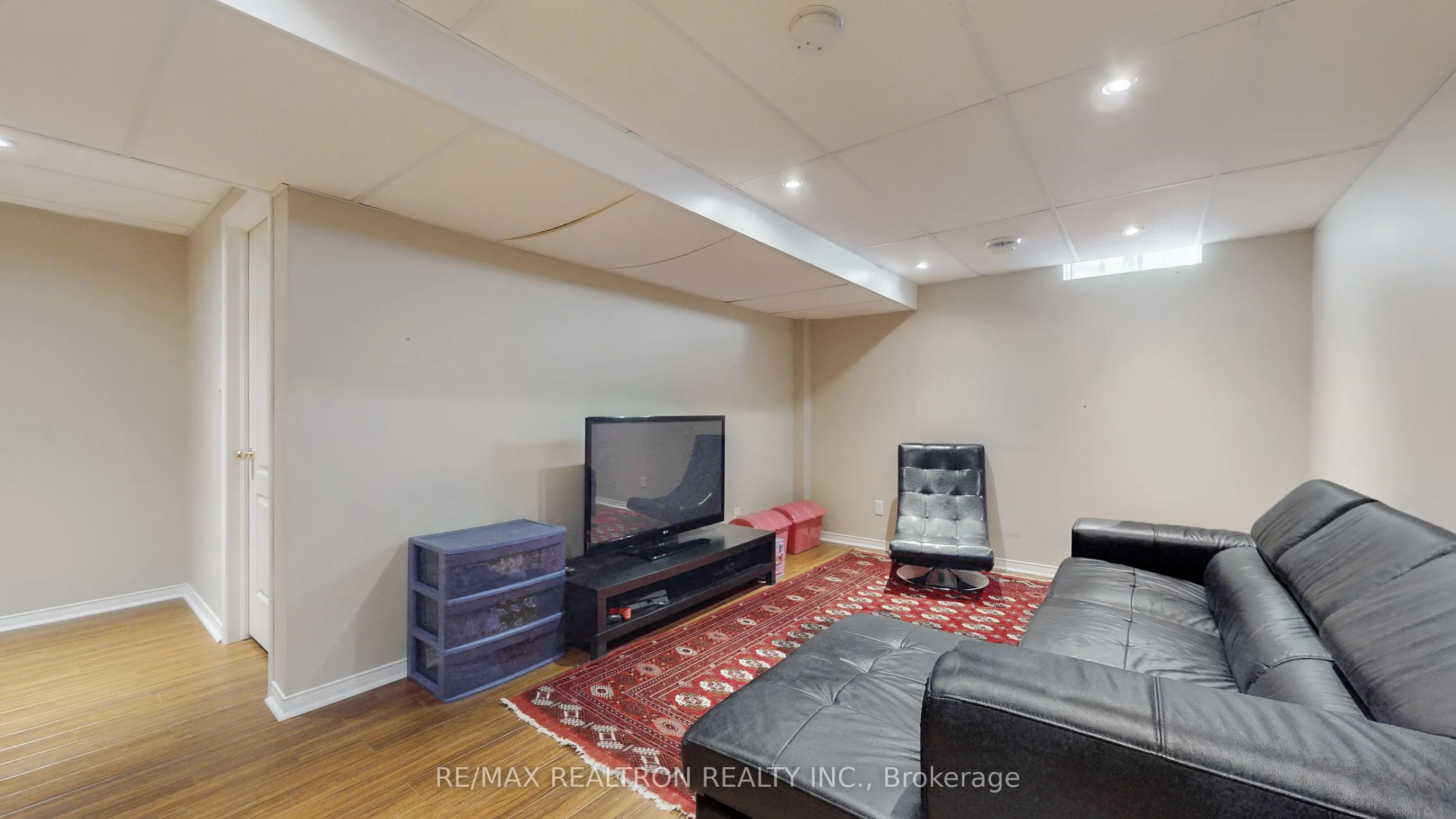4 Birdsong Street