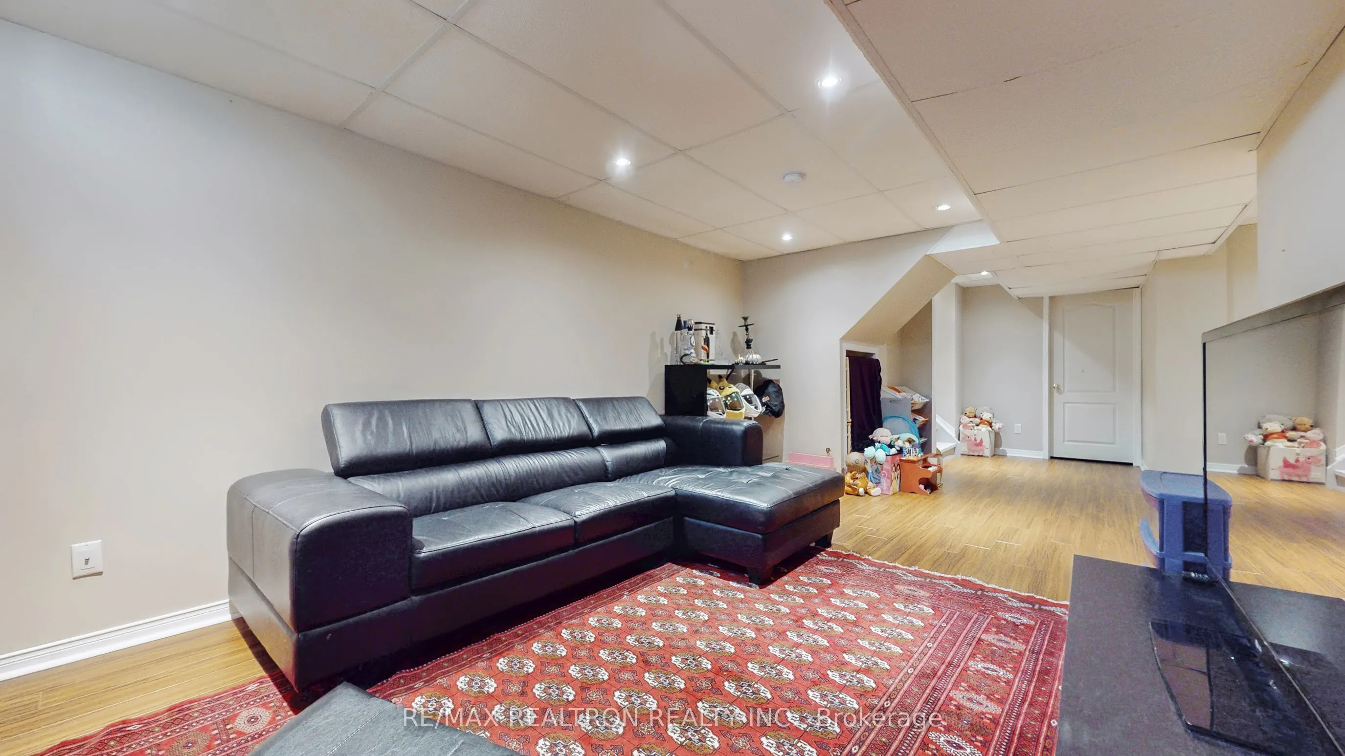 4 Birdsong Street
