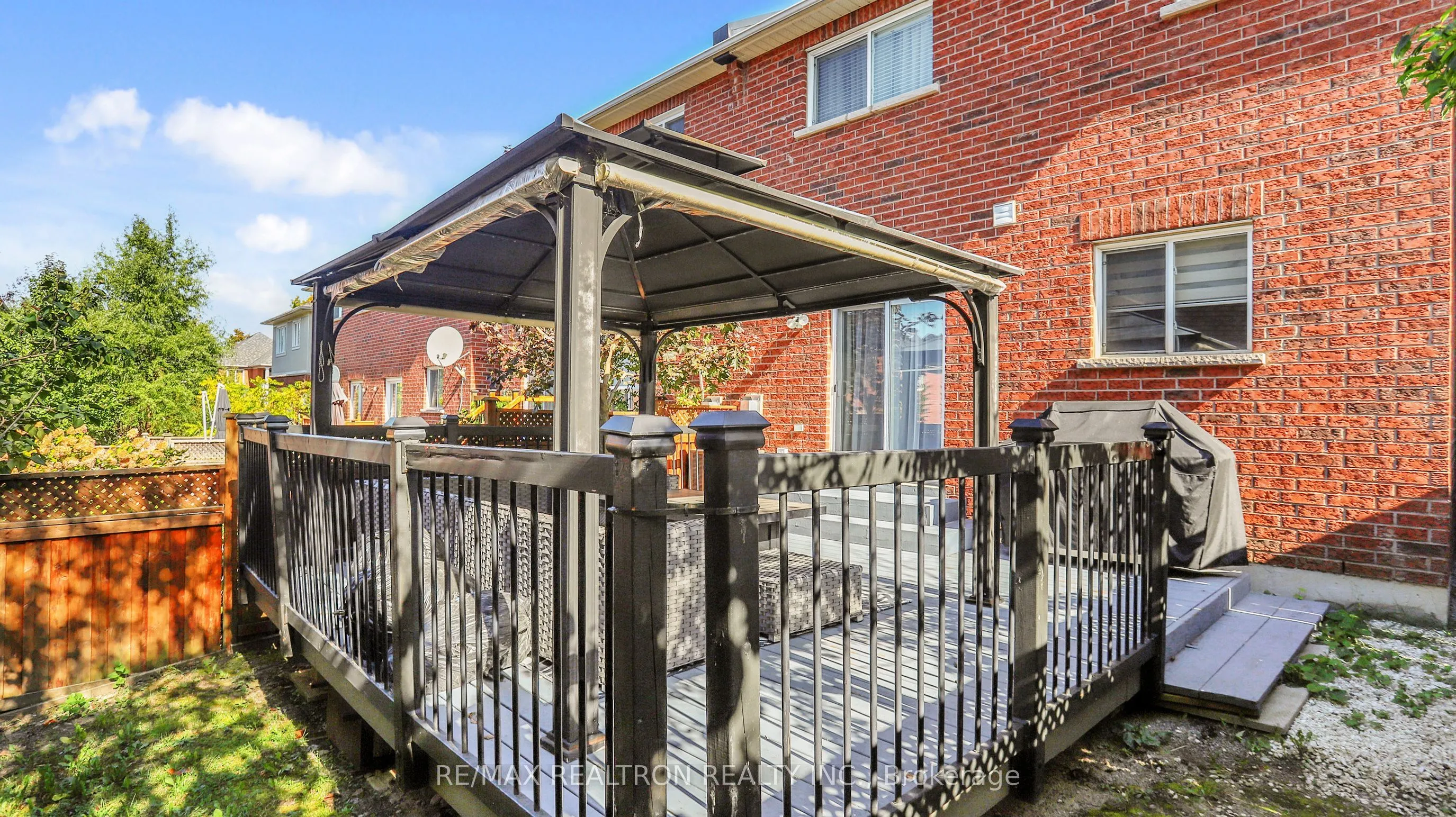 4 Birdsong Street