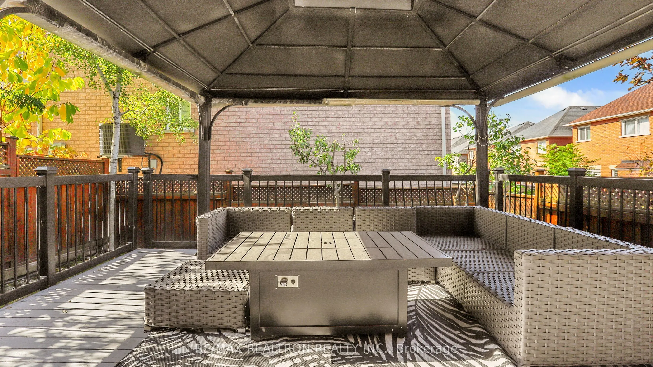 4 Birdsong Street