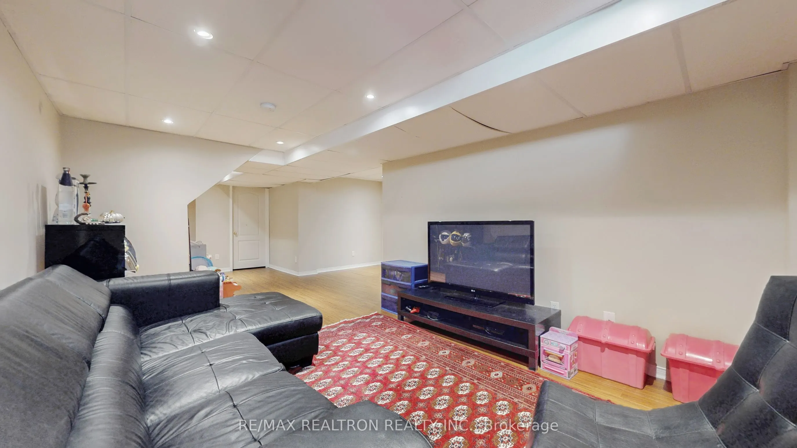 4 Birdsong Street