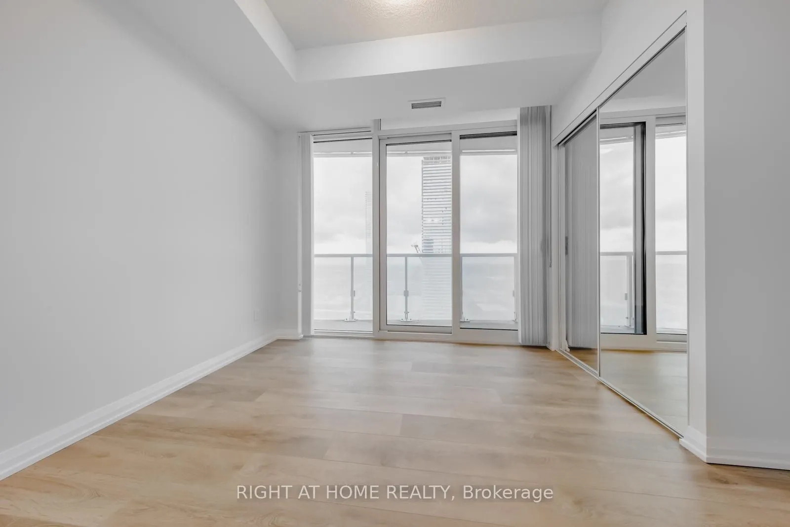 7895 Jane St Street, #2513