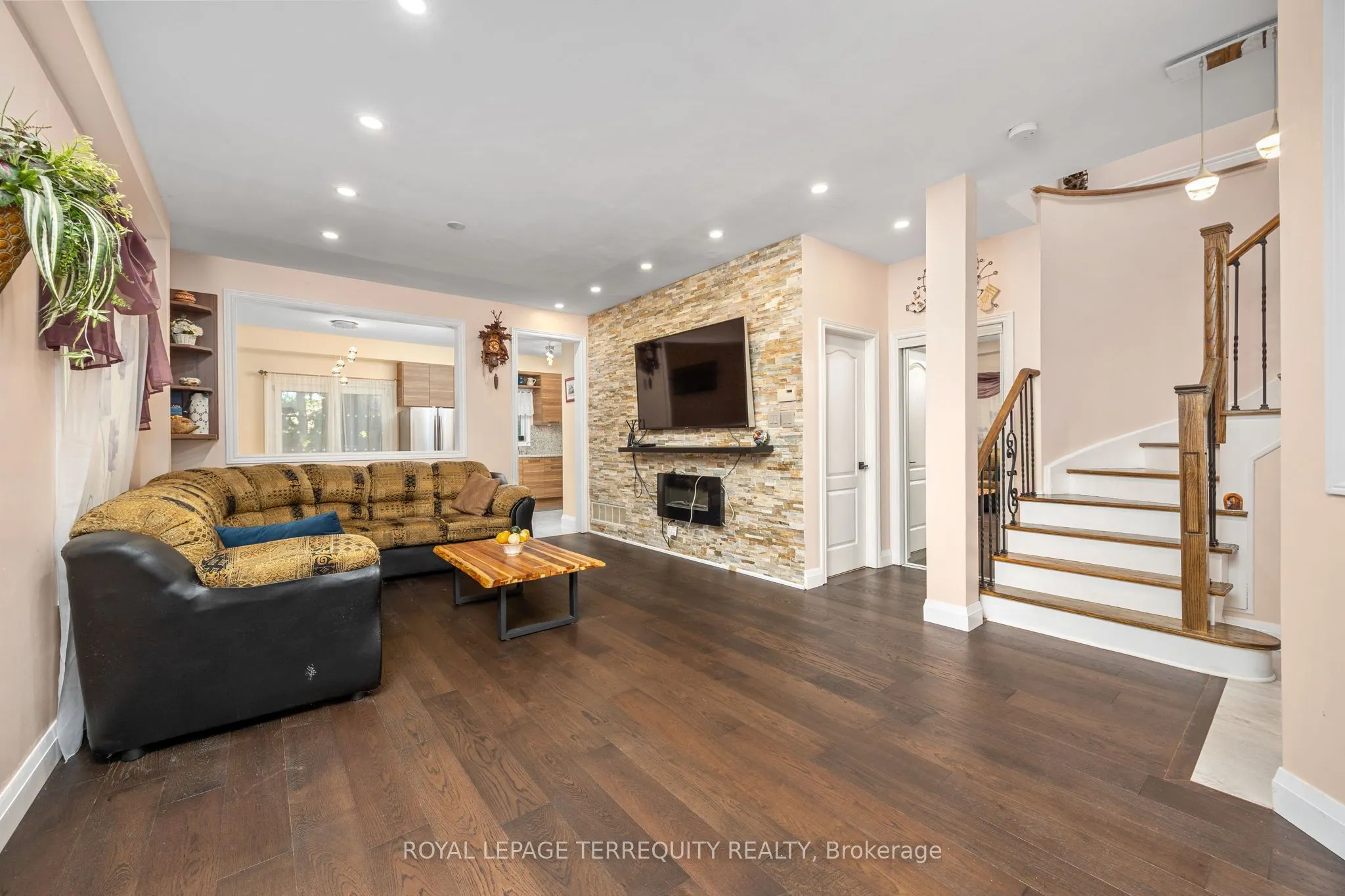 111 English Oak Drive