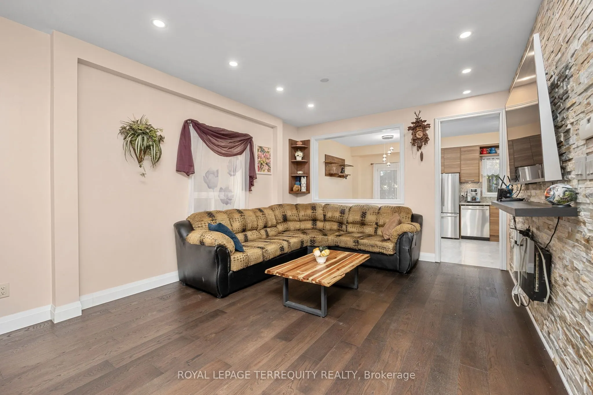 111 English Oak Drive