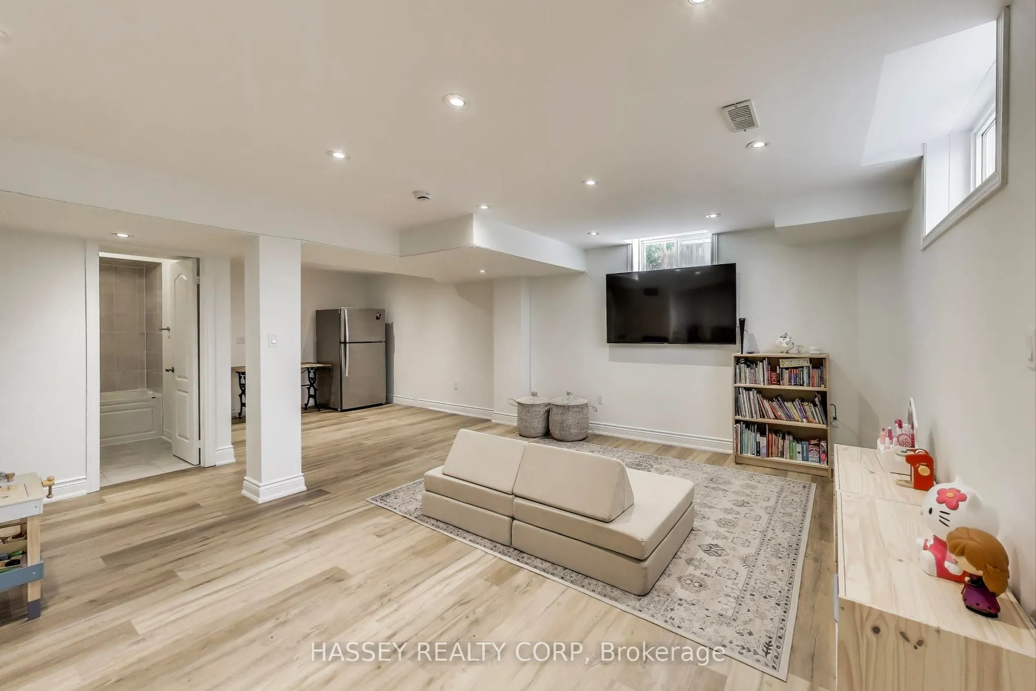 852 Elvidge Trail