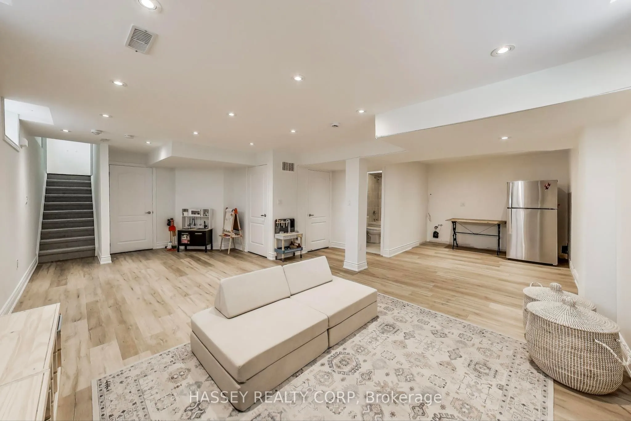852 Elvidge Trail
