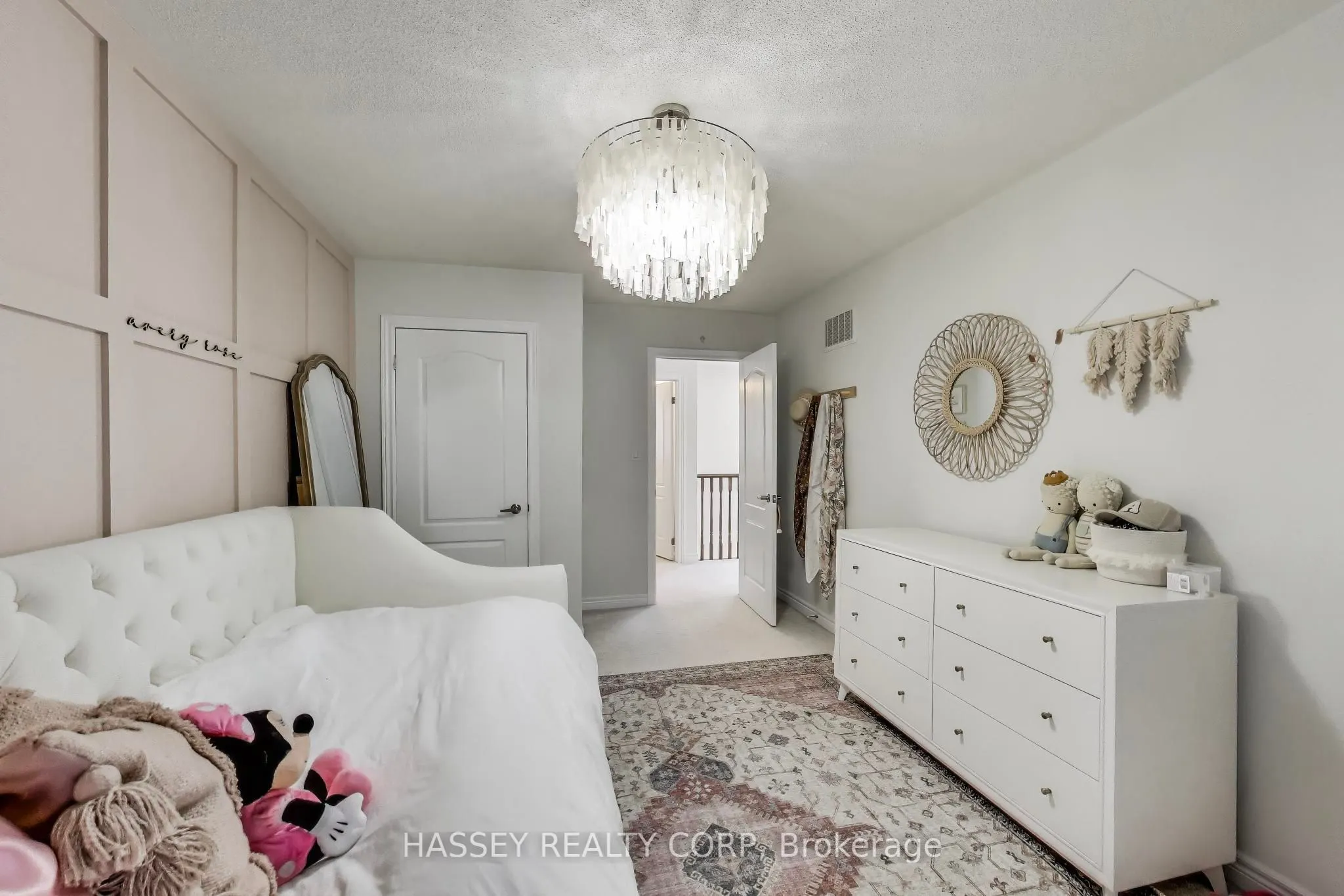 852 Elvidge Trail