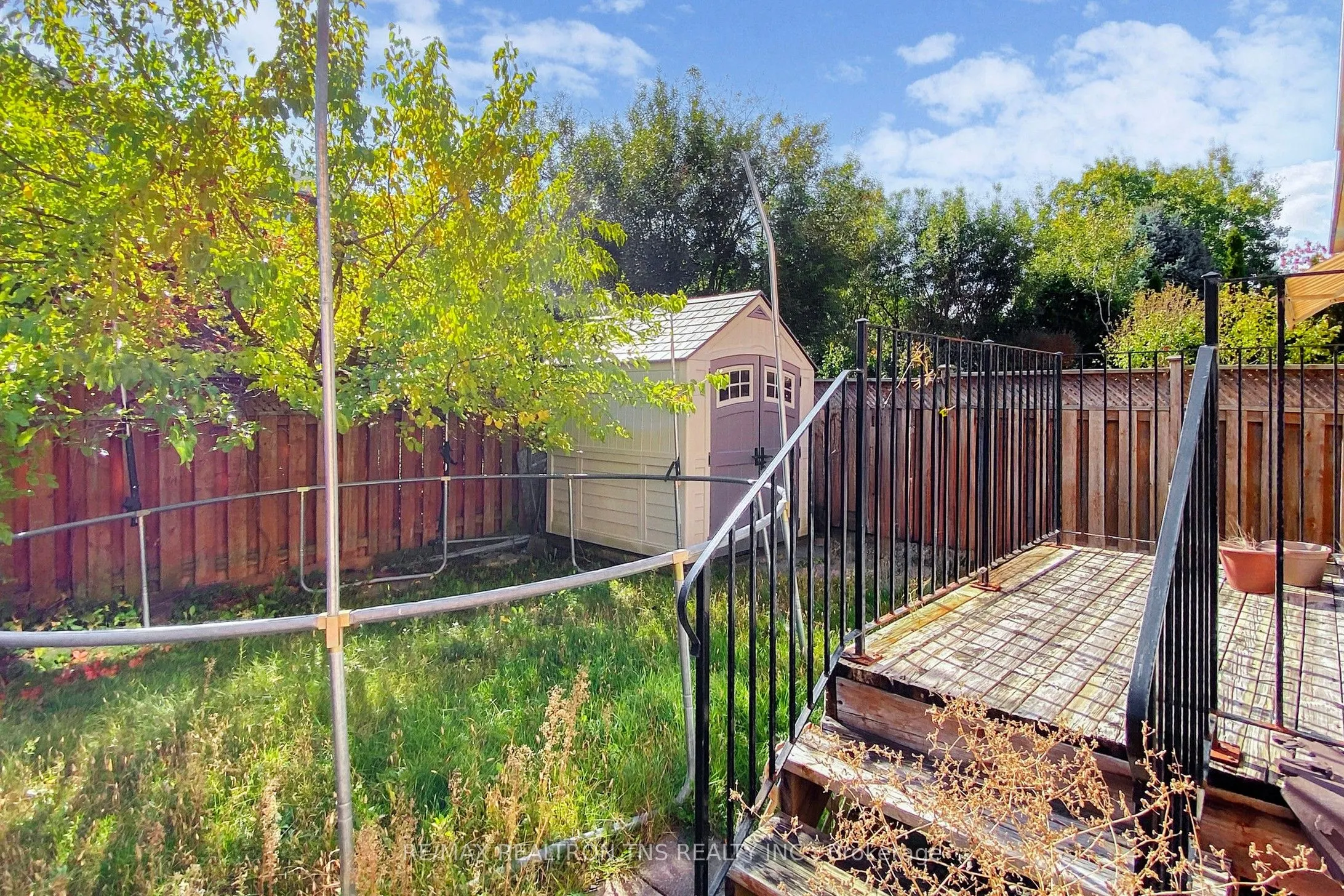 10 Breezeway Crescent