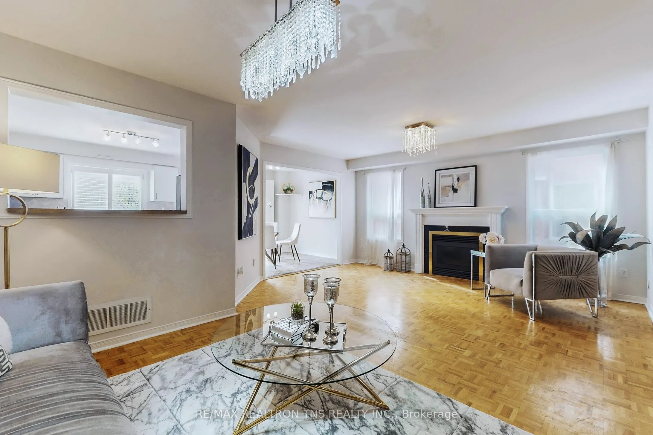 10 Breezeway Crescent