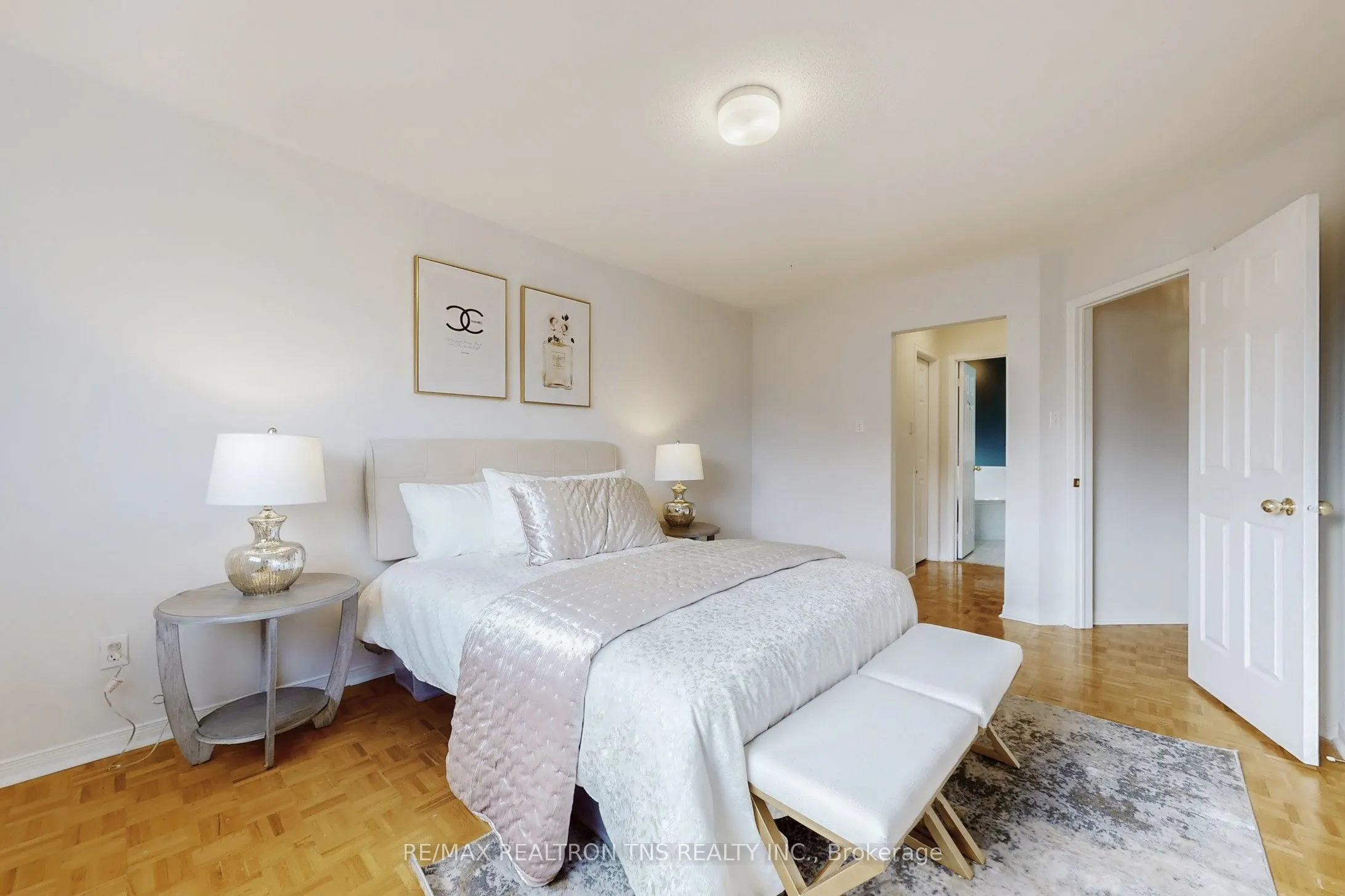 10 Breezeway Crescent