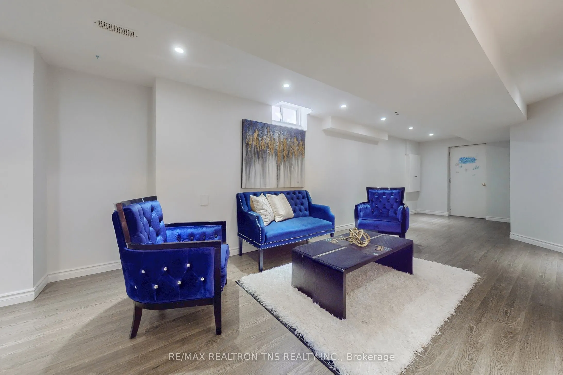 10 Breezeway Crescent