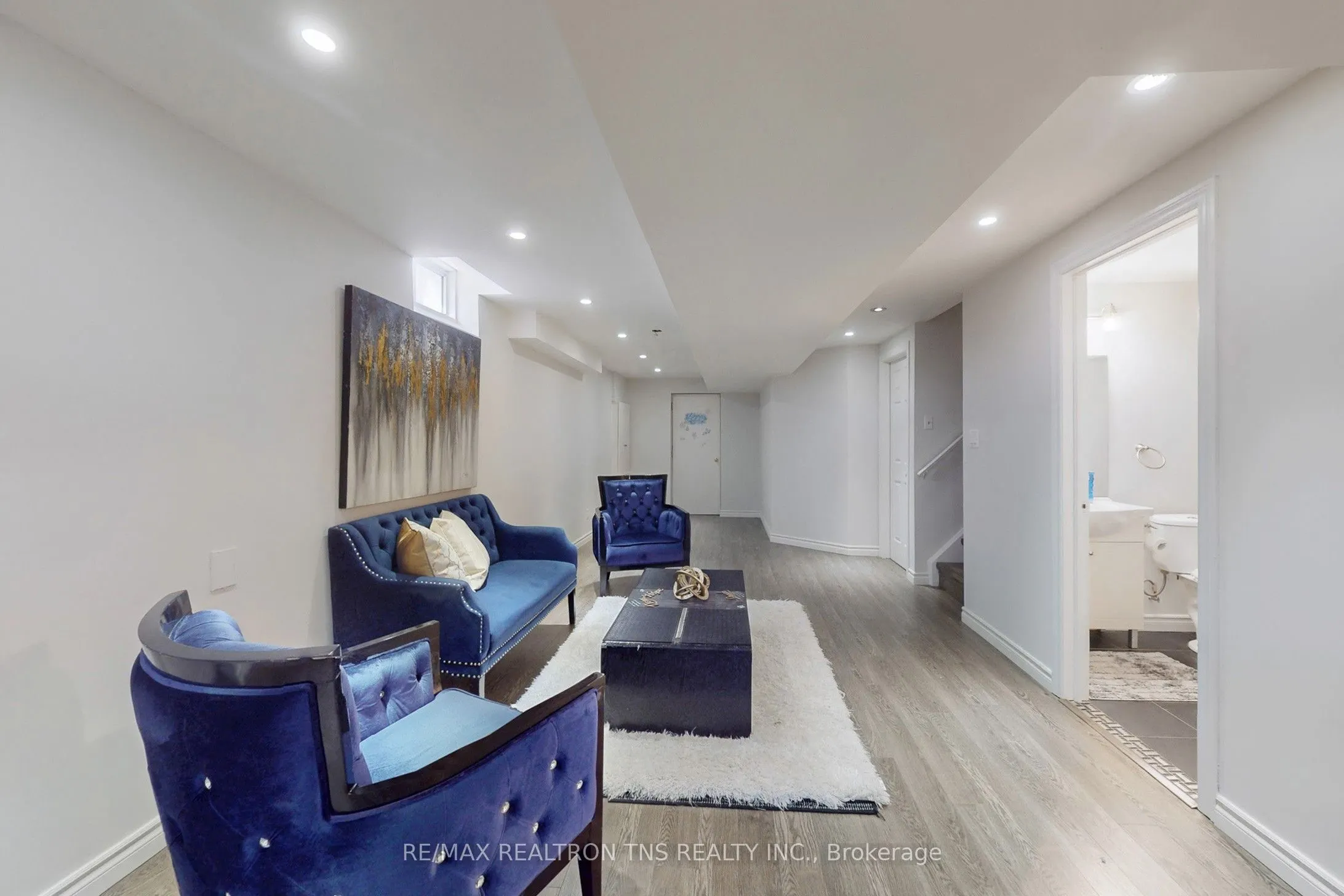10 Breezeway Crescent
