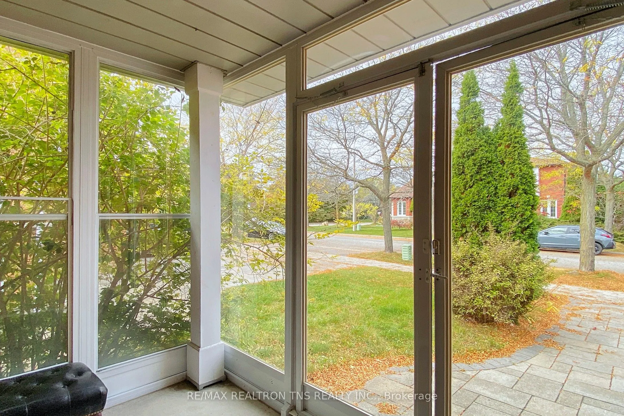 10 Breezeway Crescent