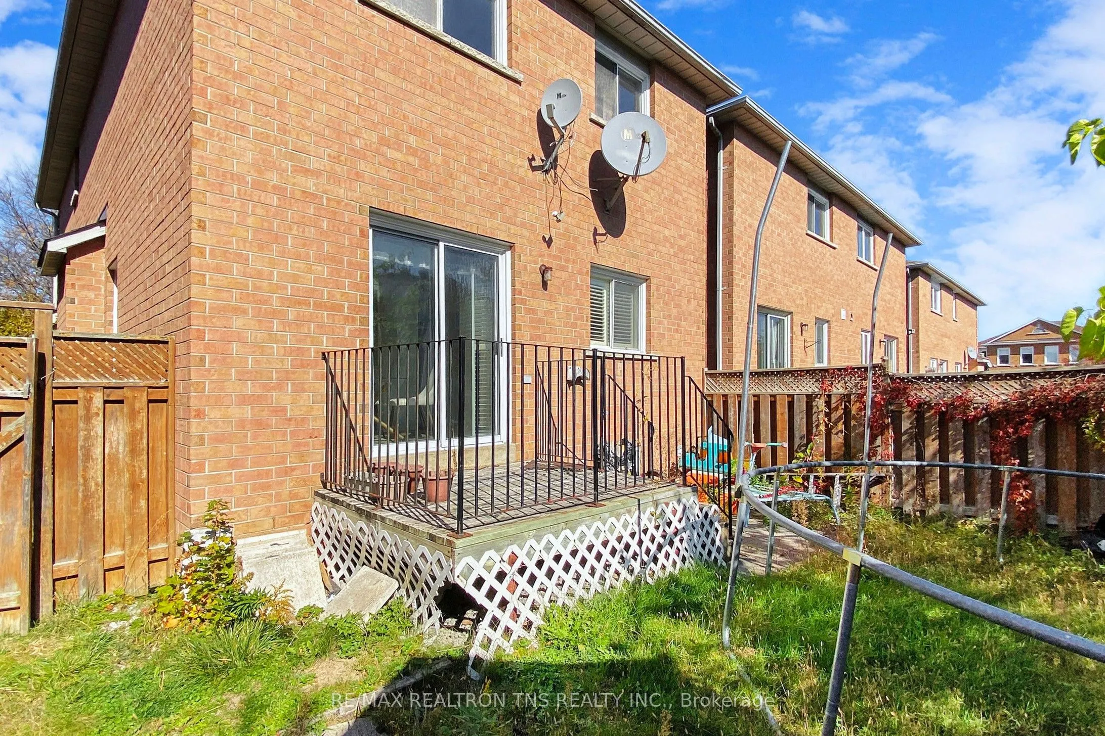 10 Breezeway Crescent