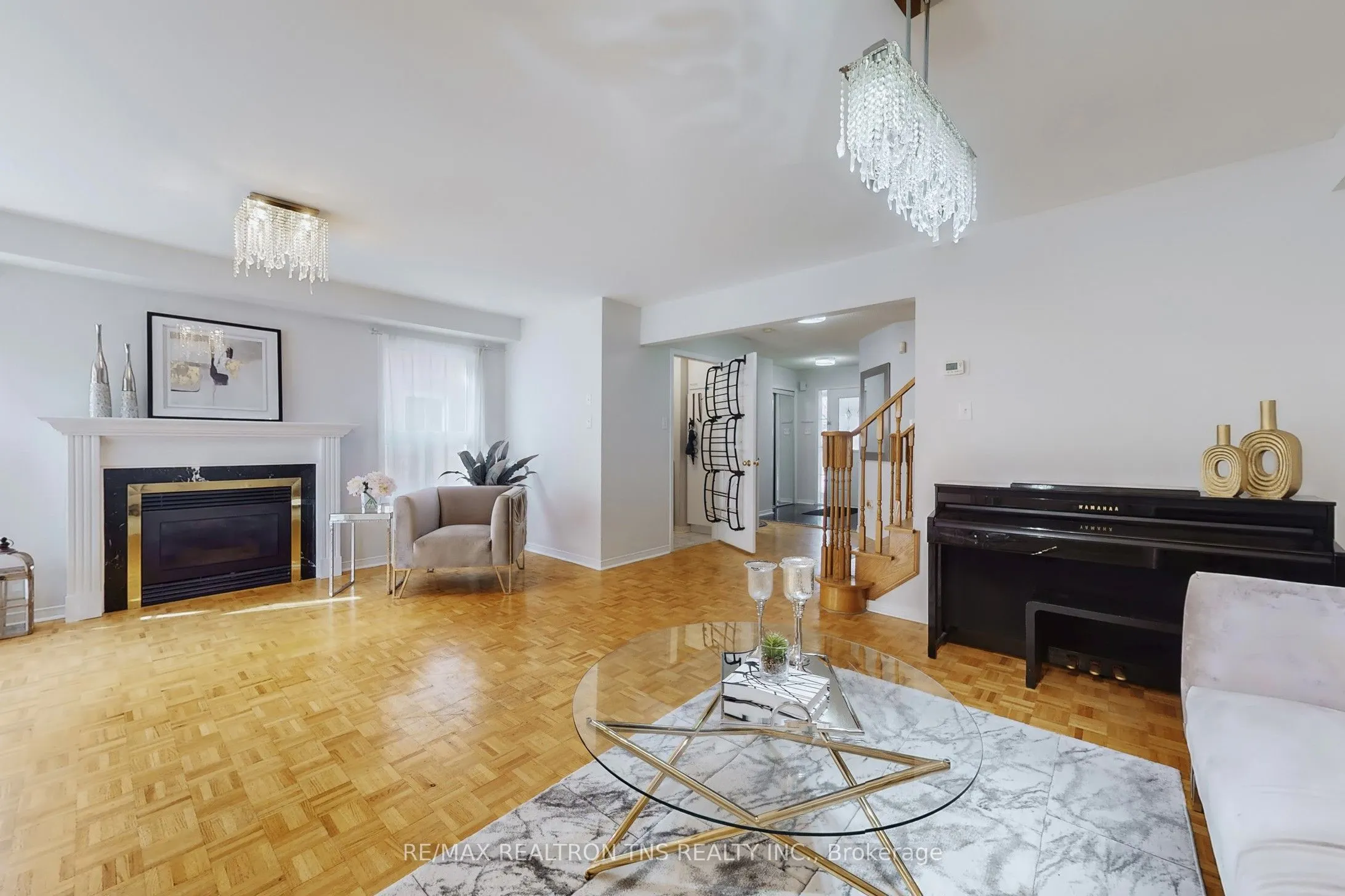 10 Breezeway Crescent