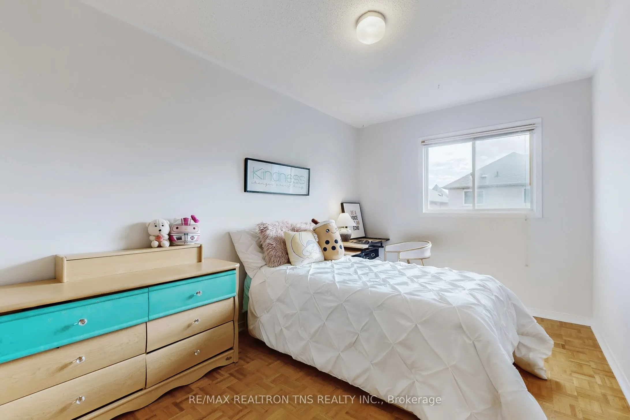 10 Breezeway Crescent