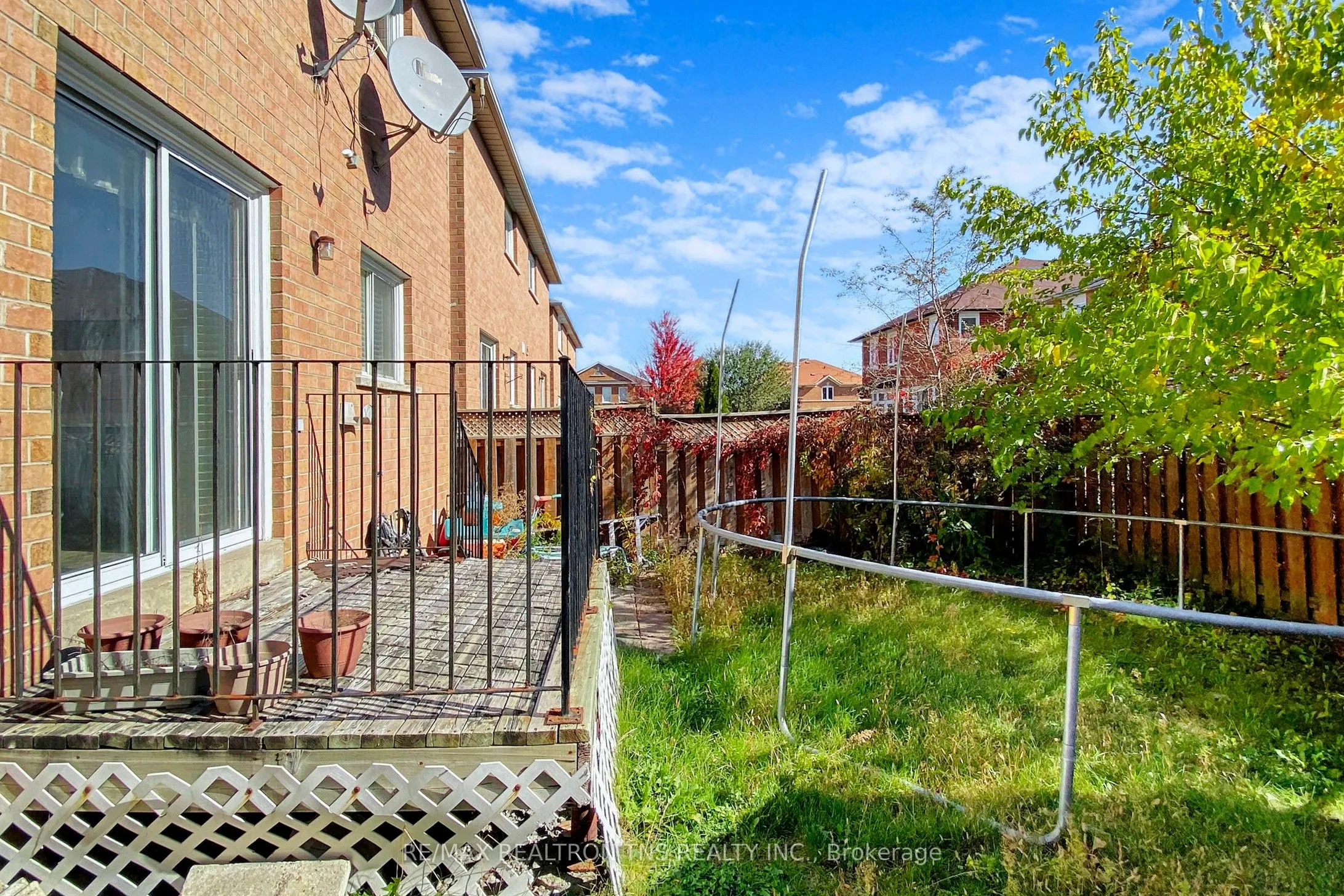 10 Breezeway Crescent