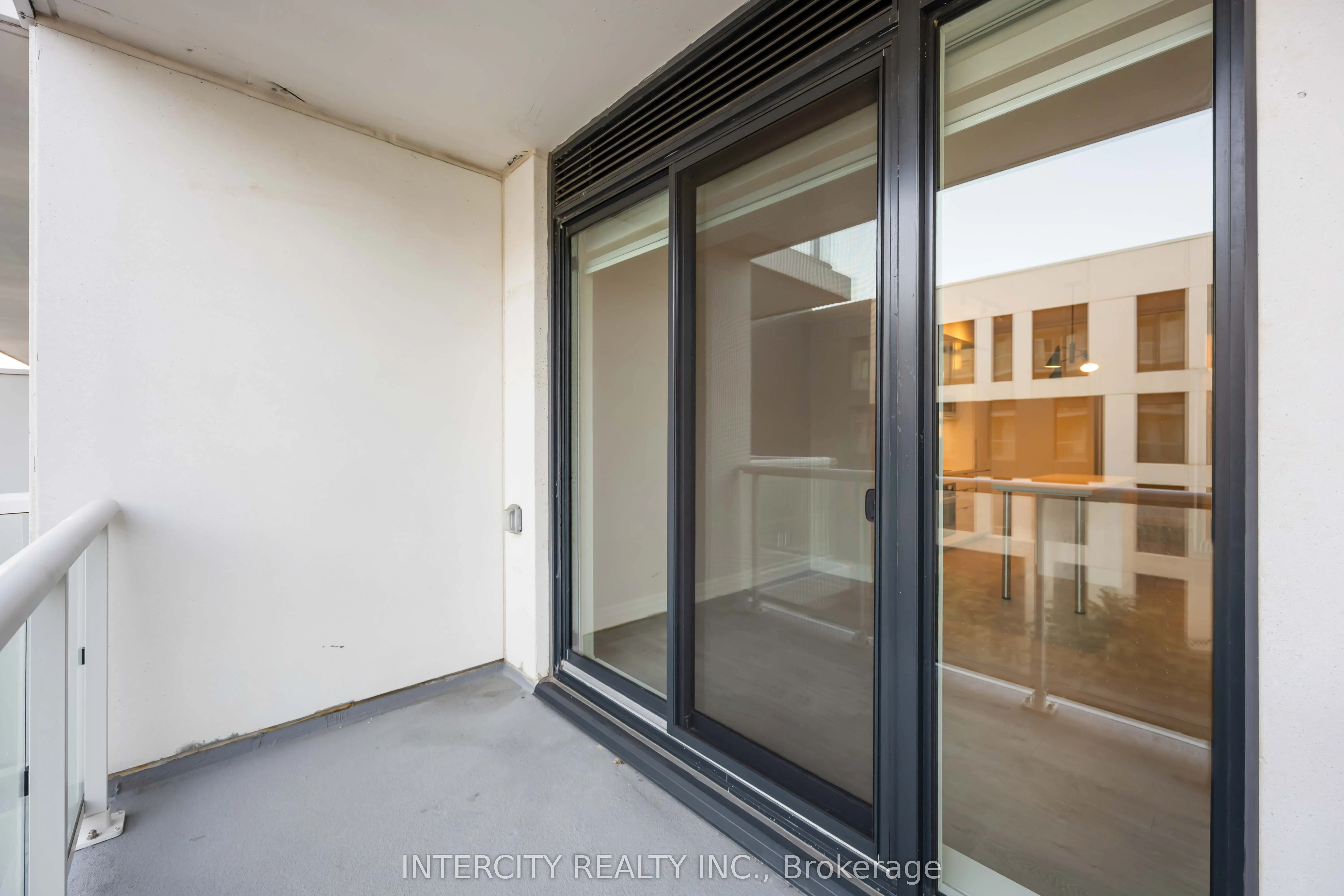 10 Rouge Valley Drive, #802