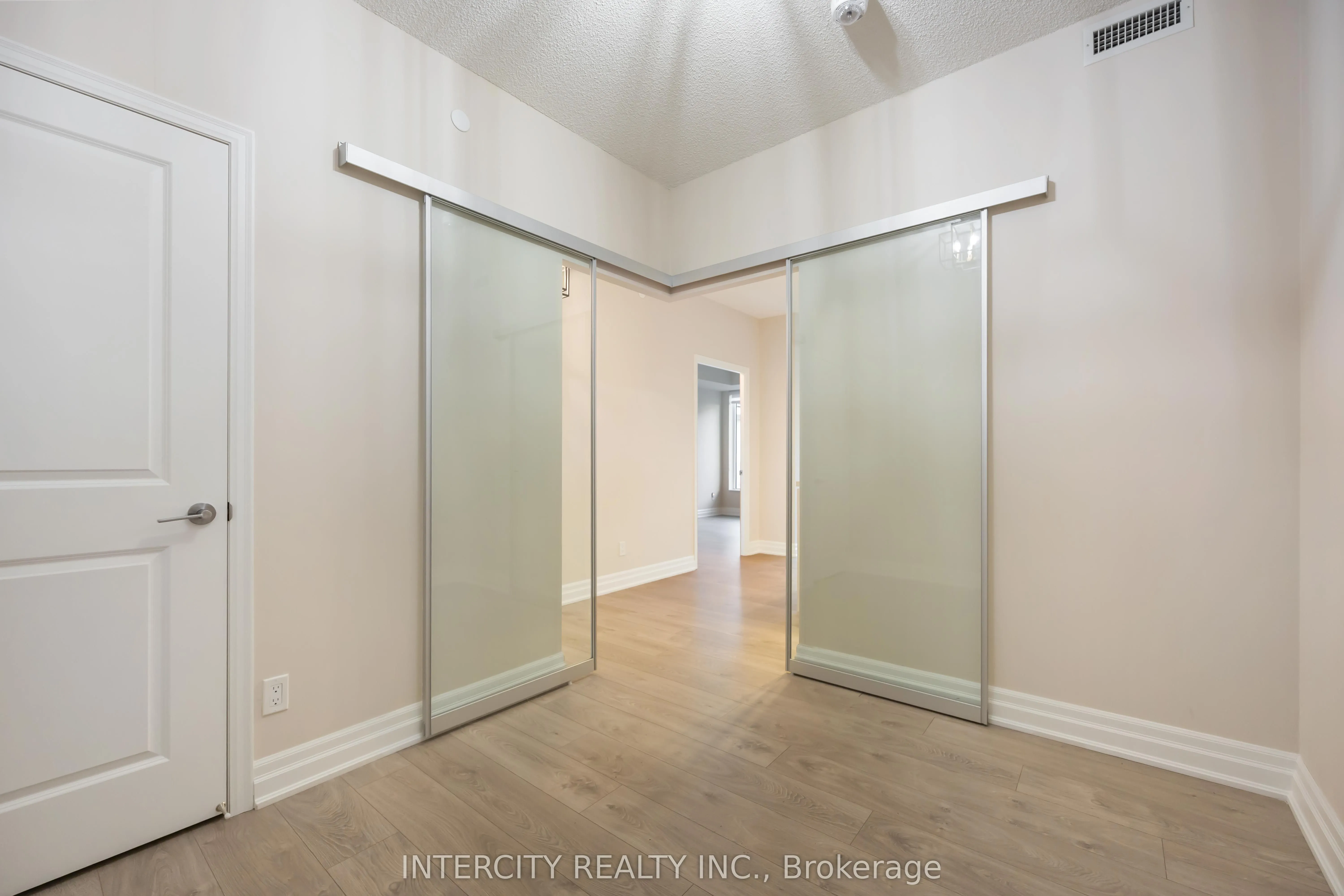 10 Rouge Valley Drive, #802
