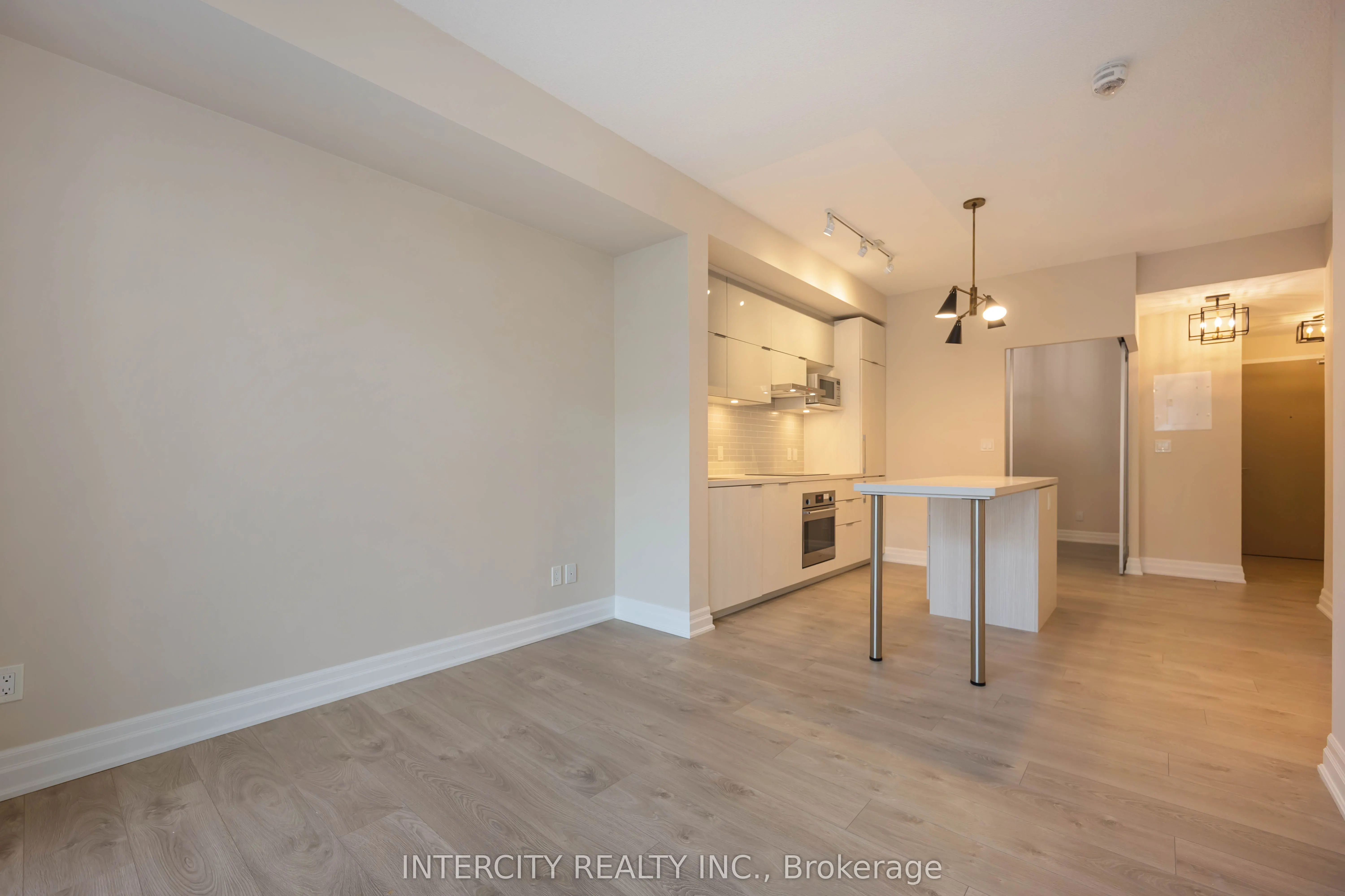10 Rouge Valley Drive, #802