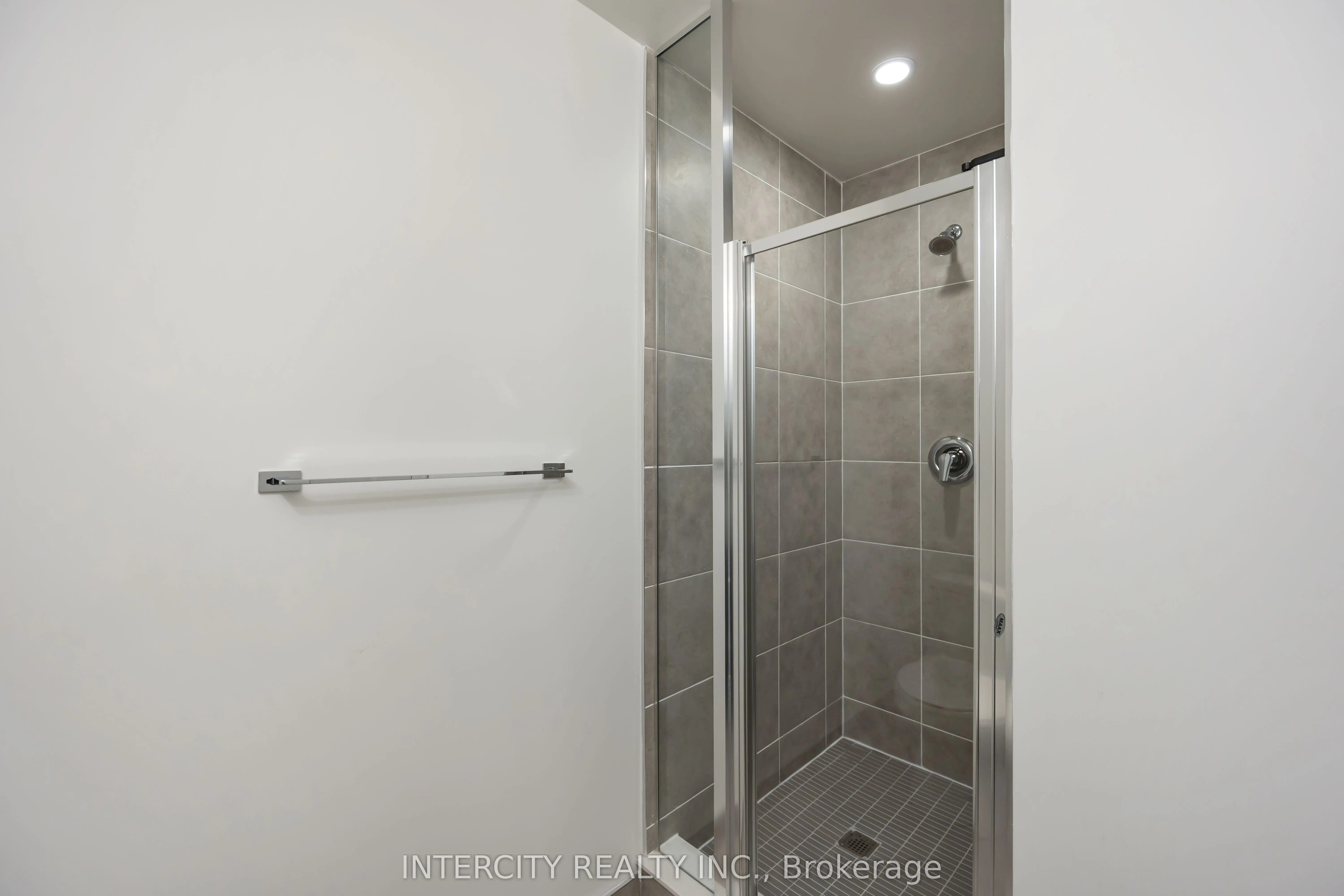 10 Rouge Valley Drive, #802