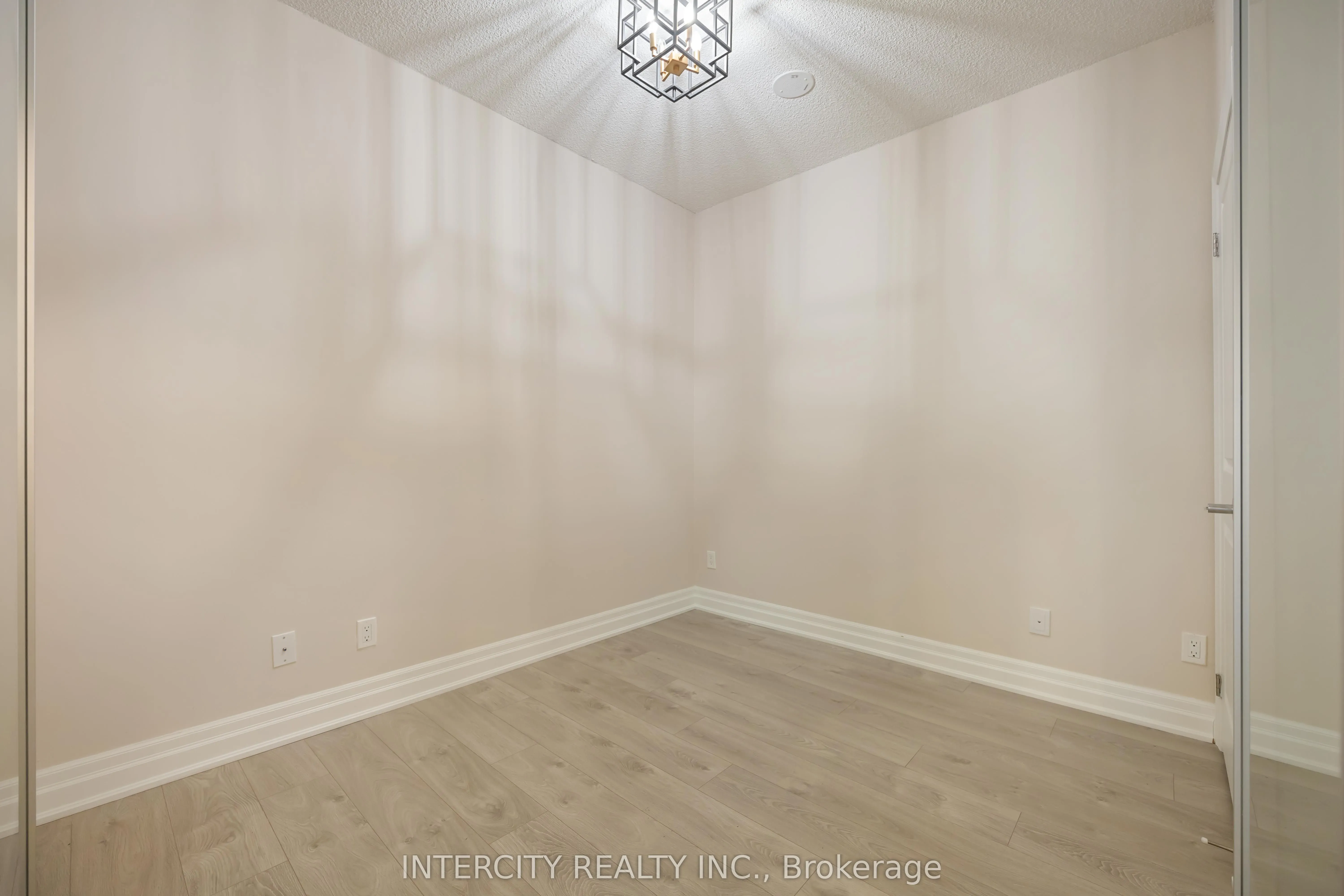 10 Rouge Valley Drive, #802