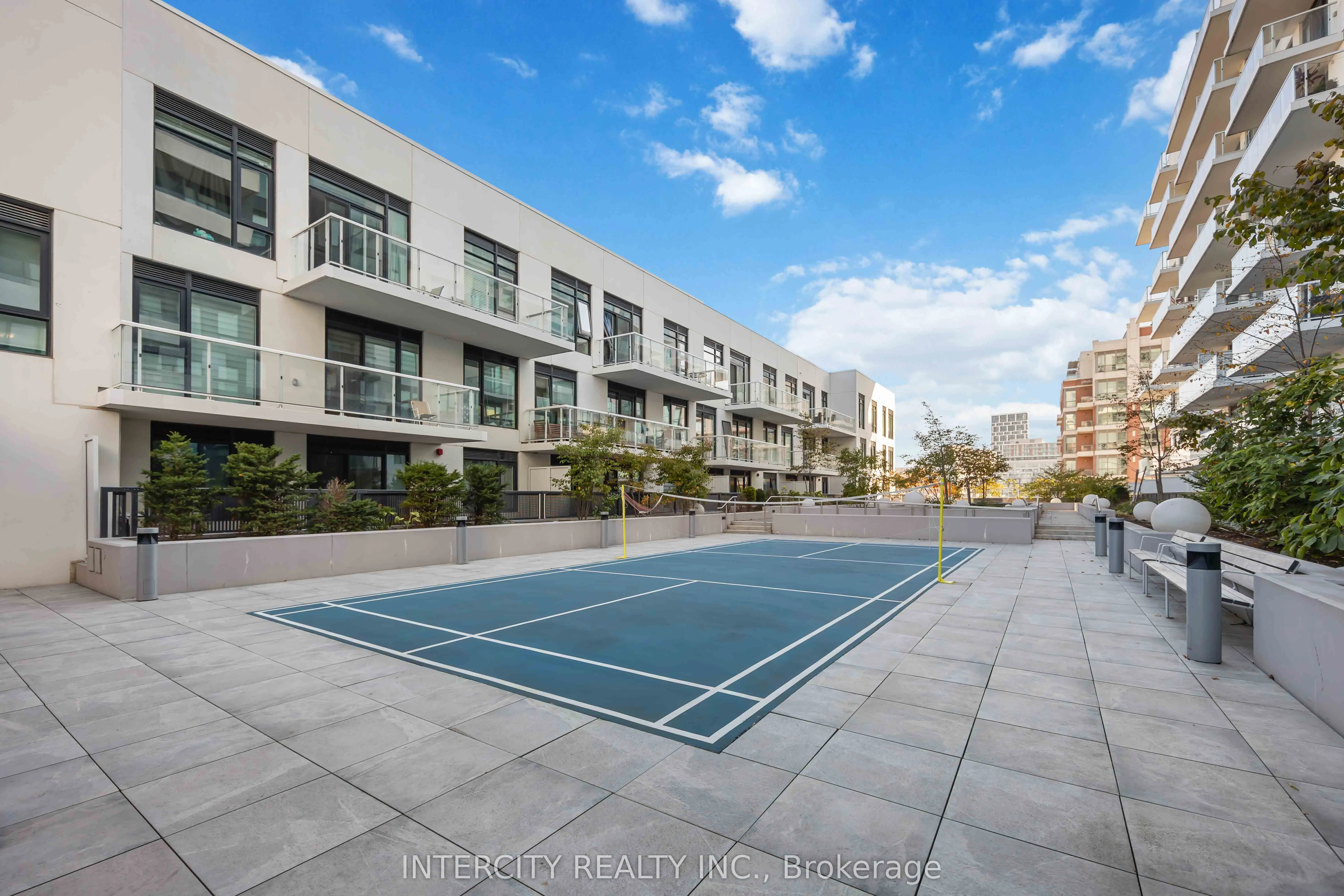 10 Rouge Valley Drive, #802