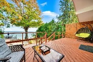 3595 Glenhaven Beach Road