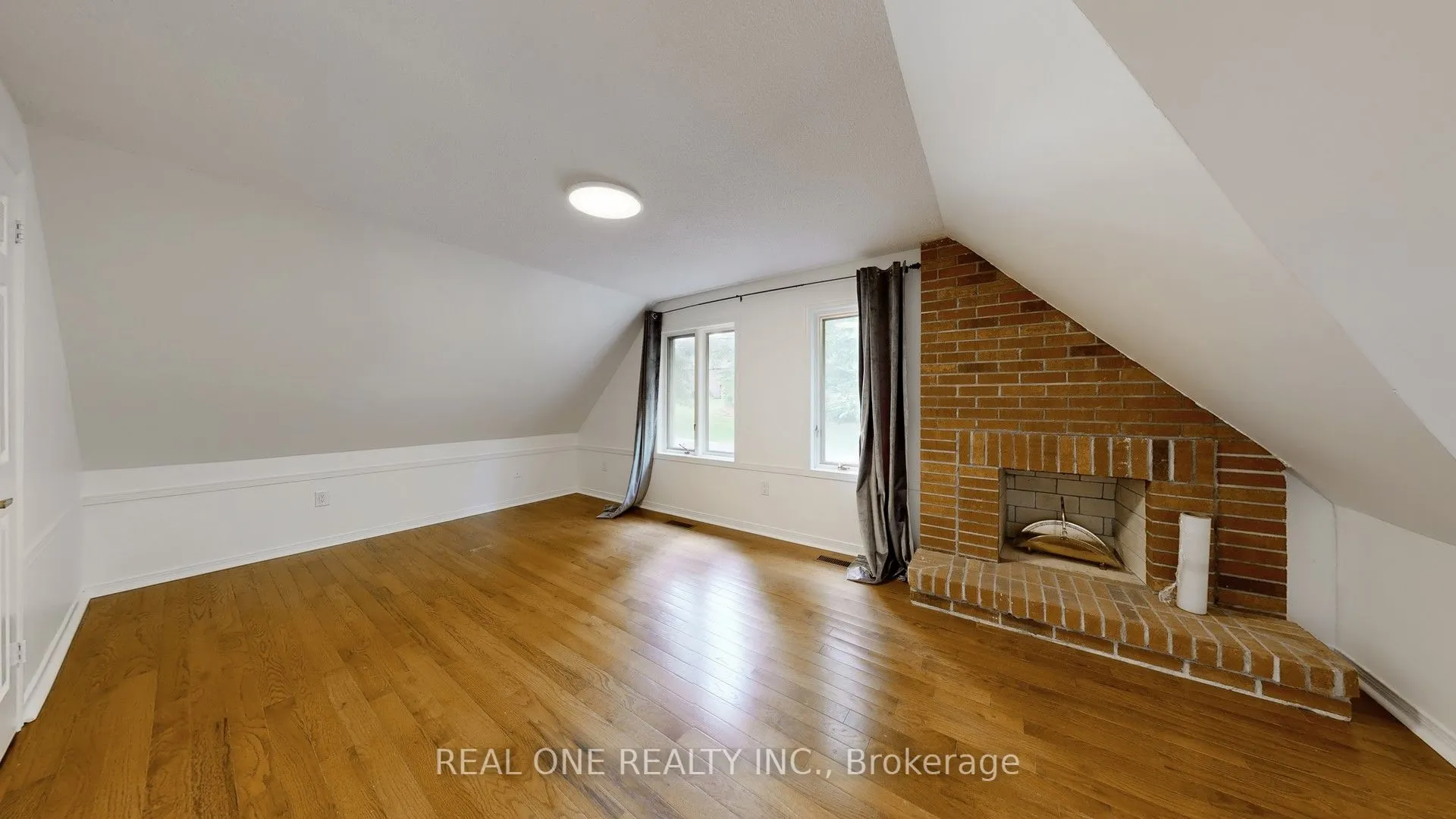 465 Woodland Acres Crescent