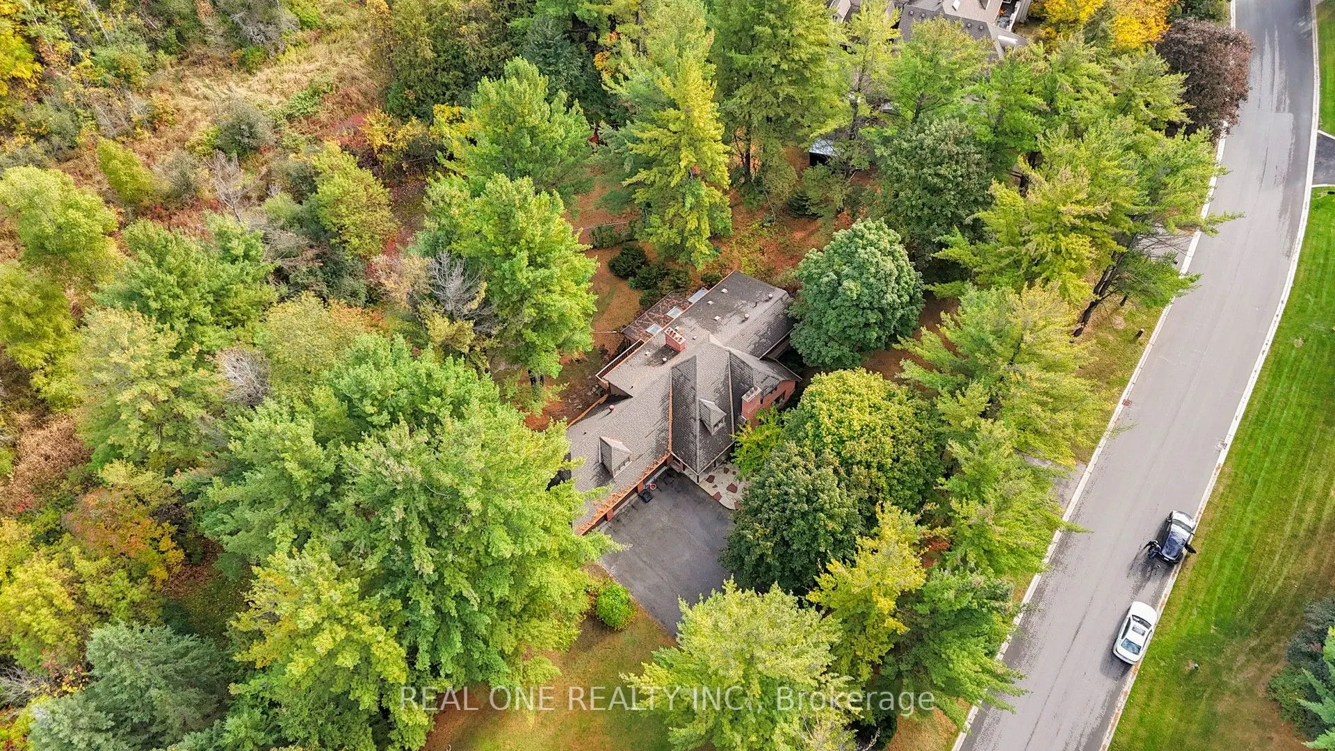 465 Woodland Acres Crescent