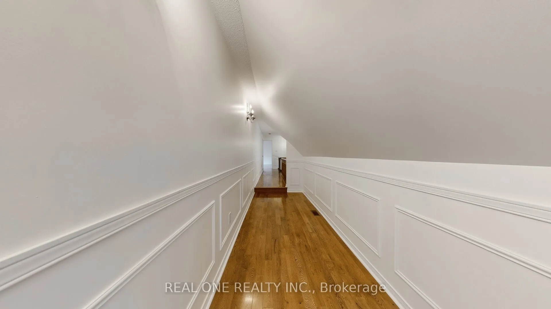 465 Woodland Acres Crescent