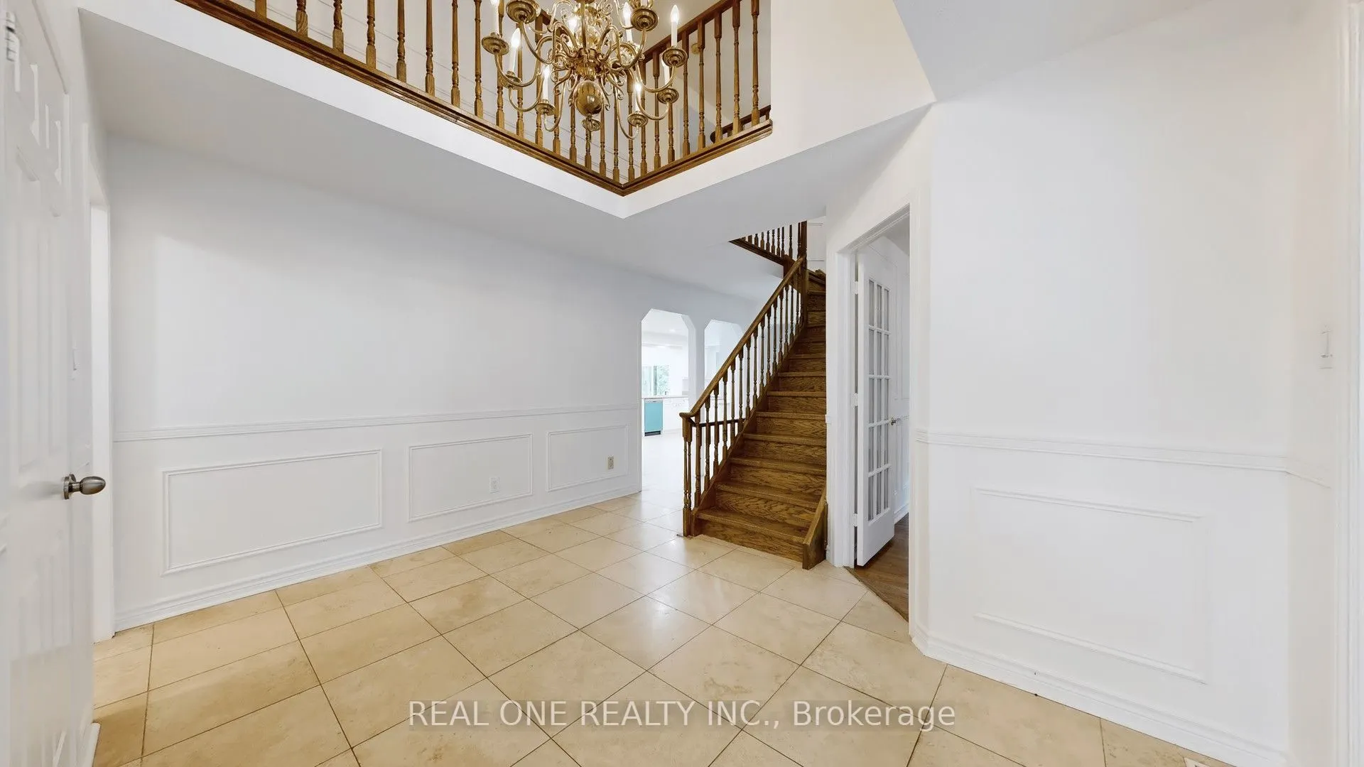 465 Woodland Acres Crescent